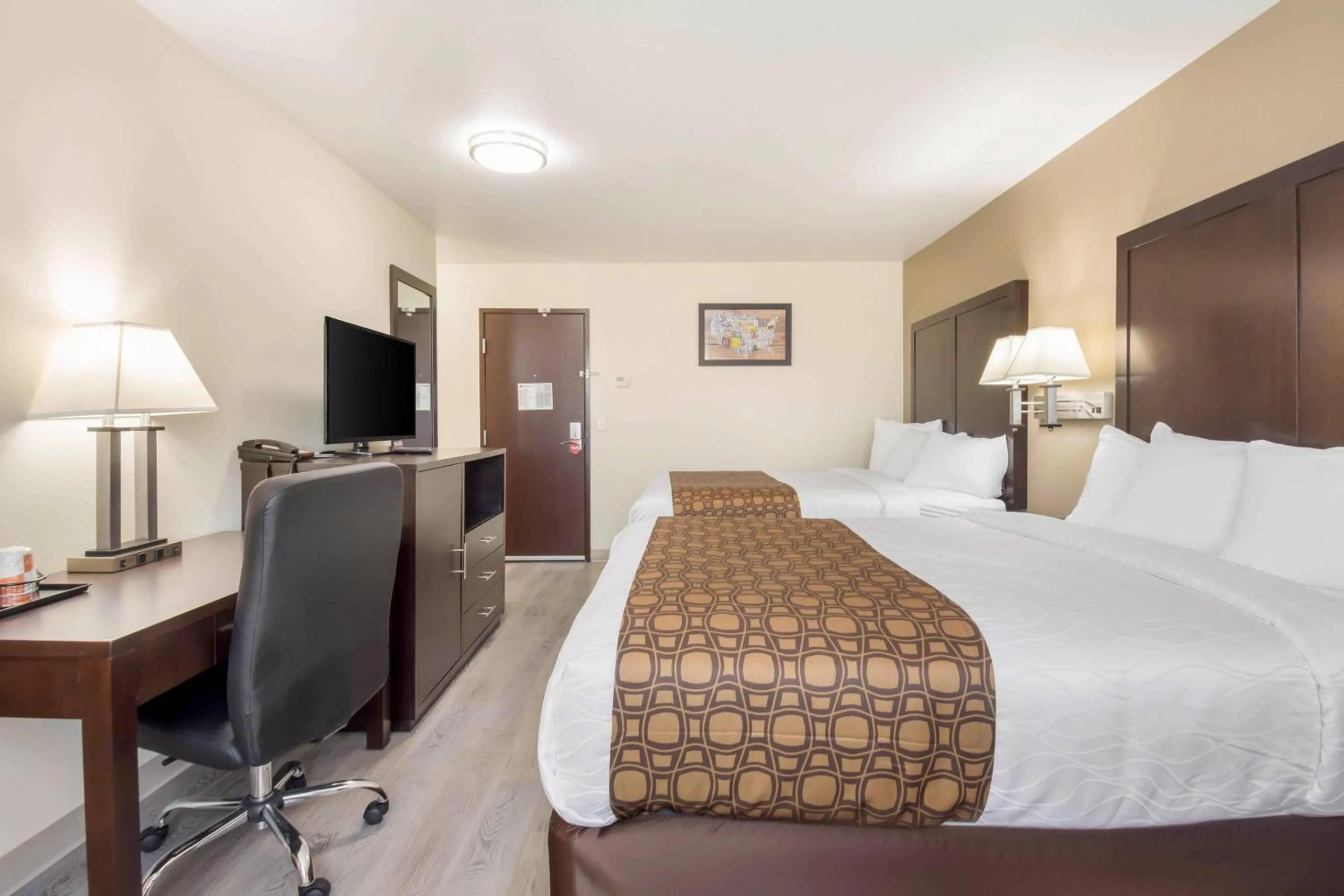 Bedroom, Bed in Econo Lodge Umatilla Columbia River Area