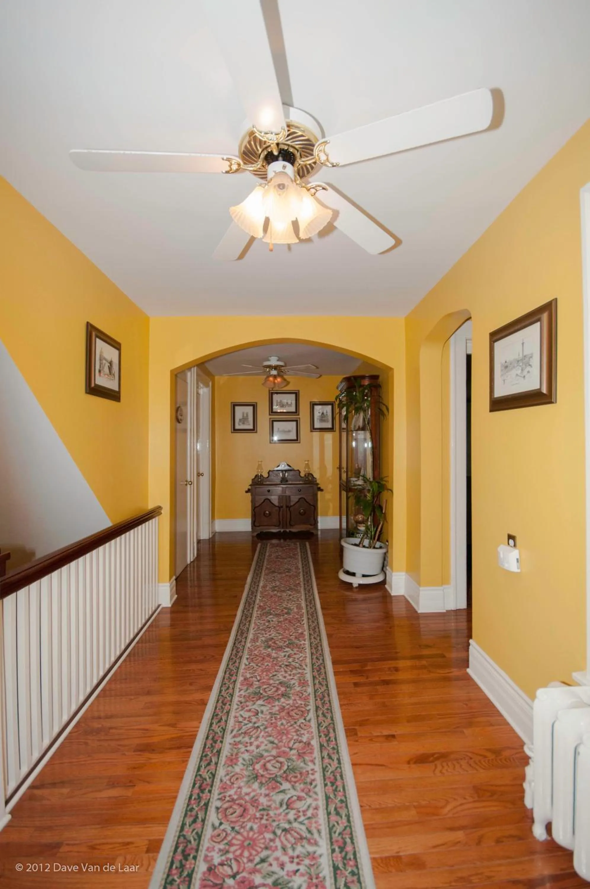 Decorative detail in Chestnut Inn