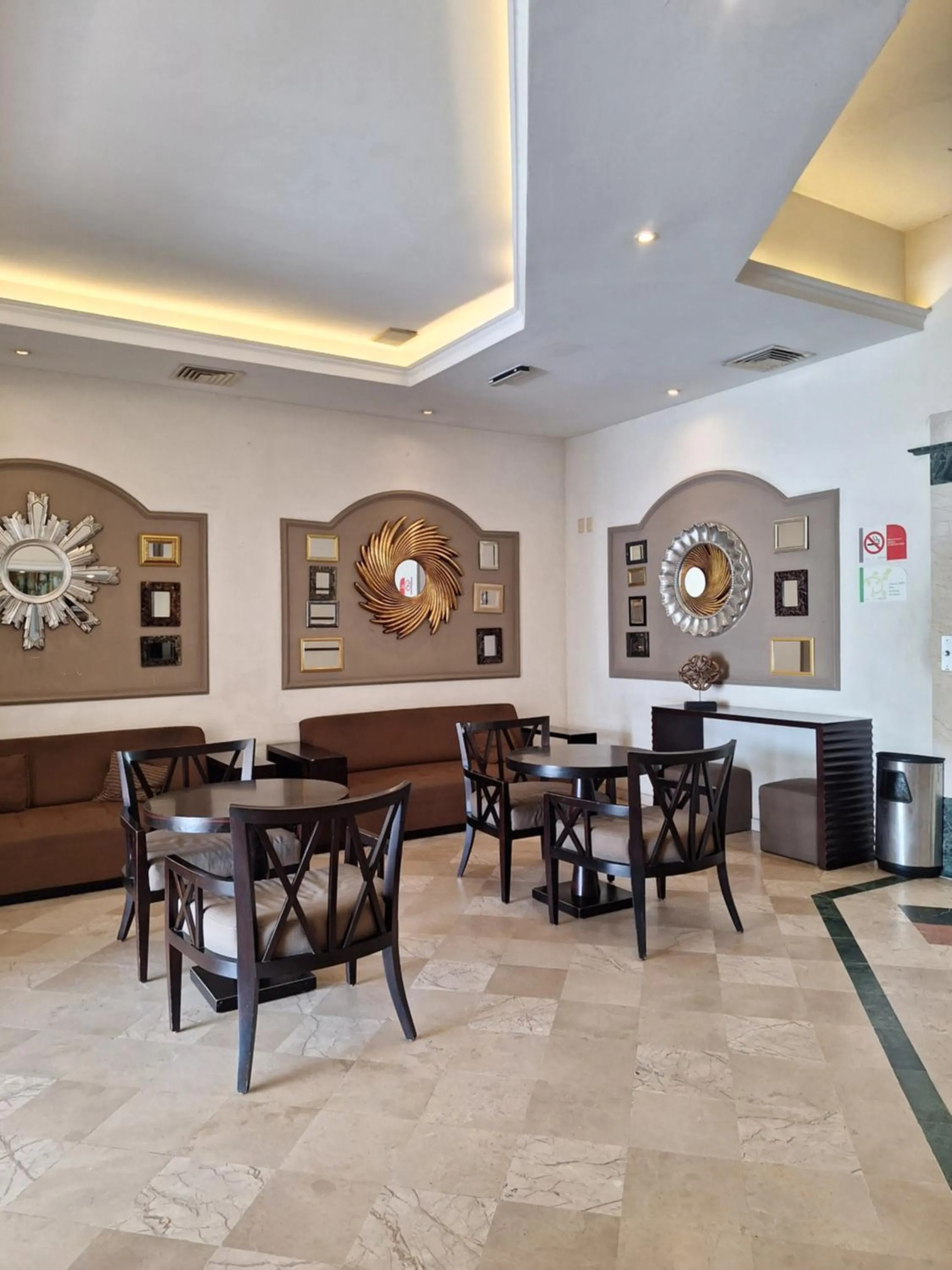 Lobby or reception in Hotel Ruiz Milán