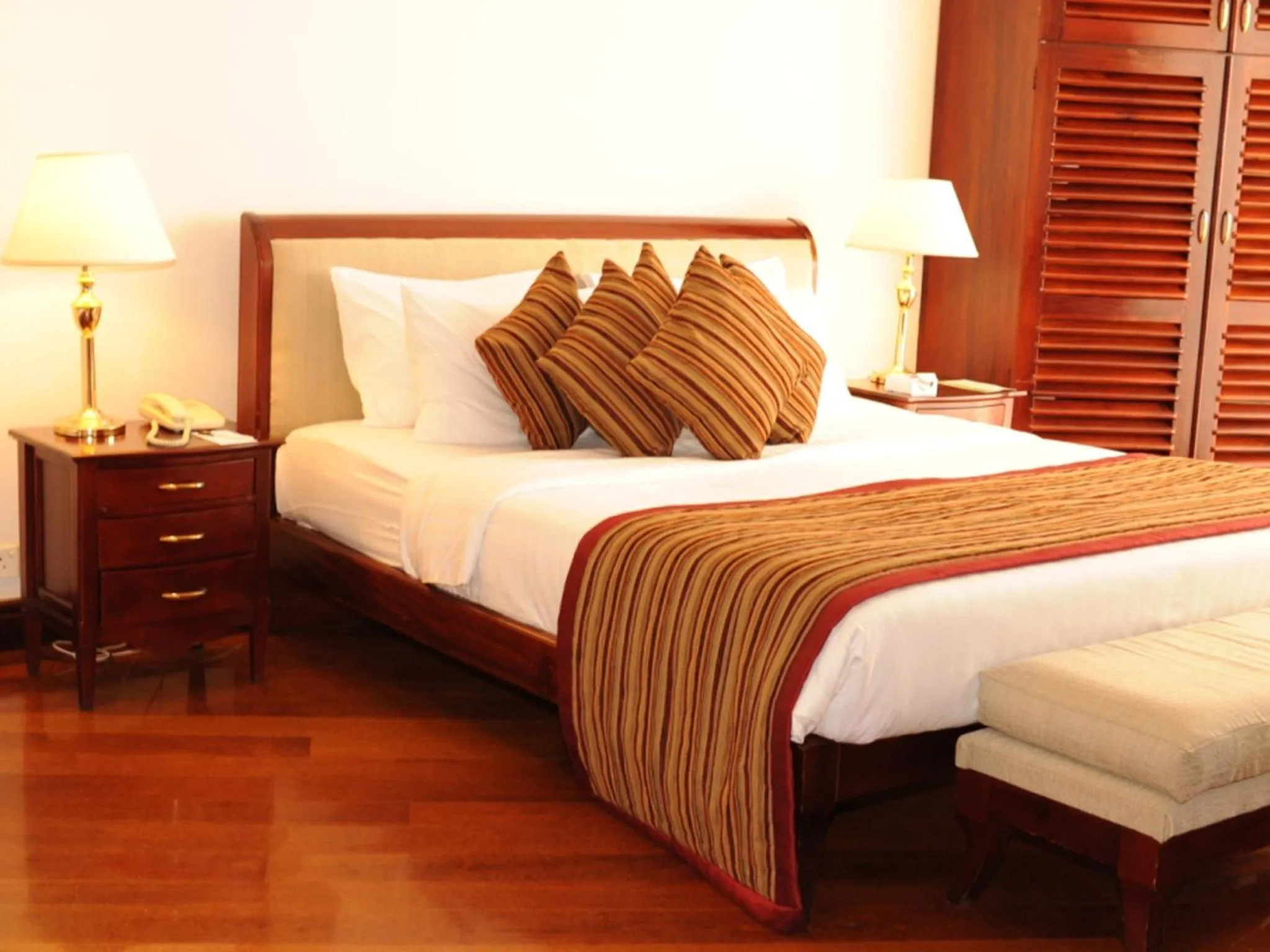 Bedroom, Bed in Mount Lavinia Hotel