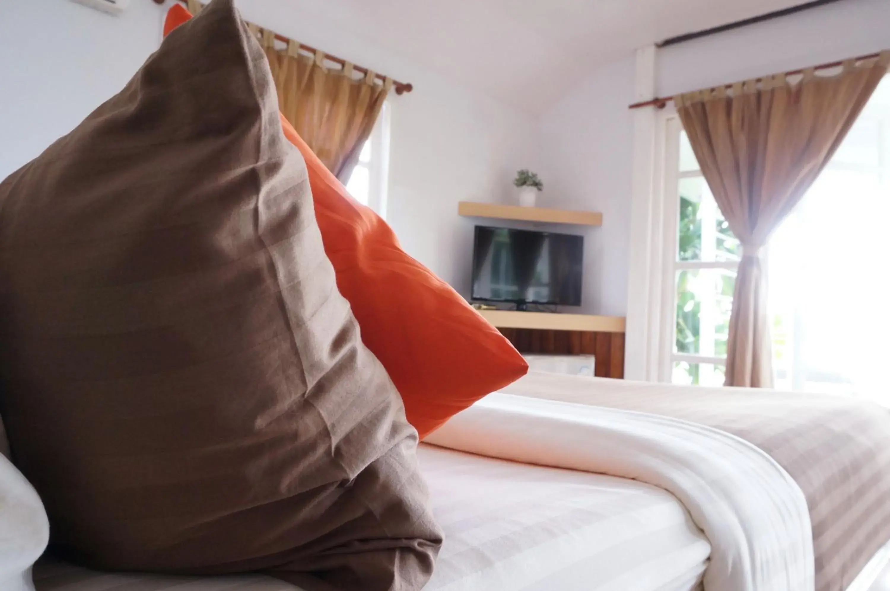 Beachfront  Villa in Makathanee Resort  Beachfront  Villa in Makathanee Resort