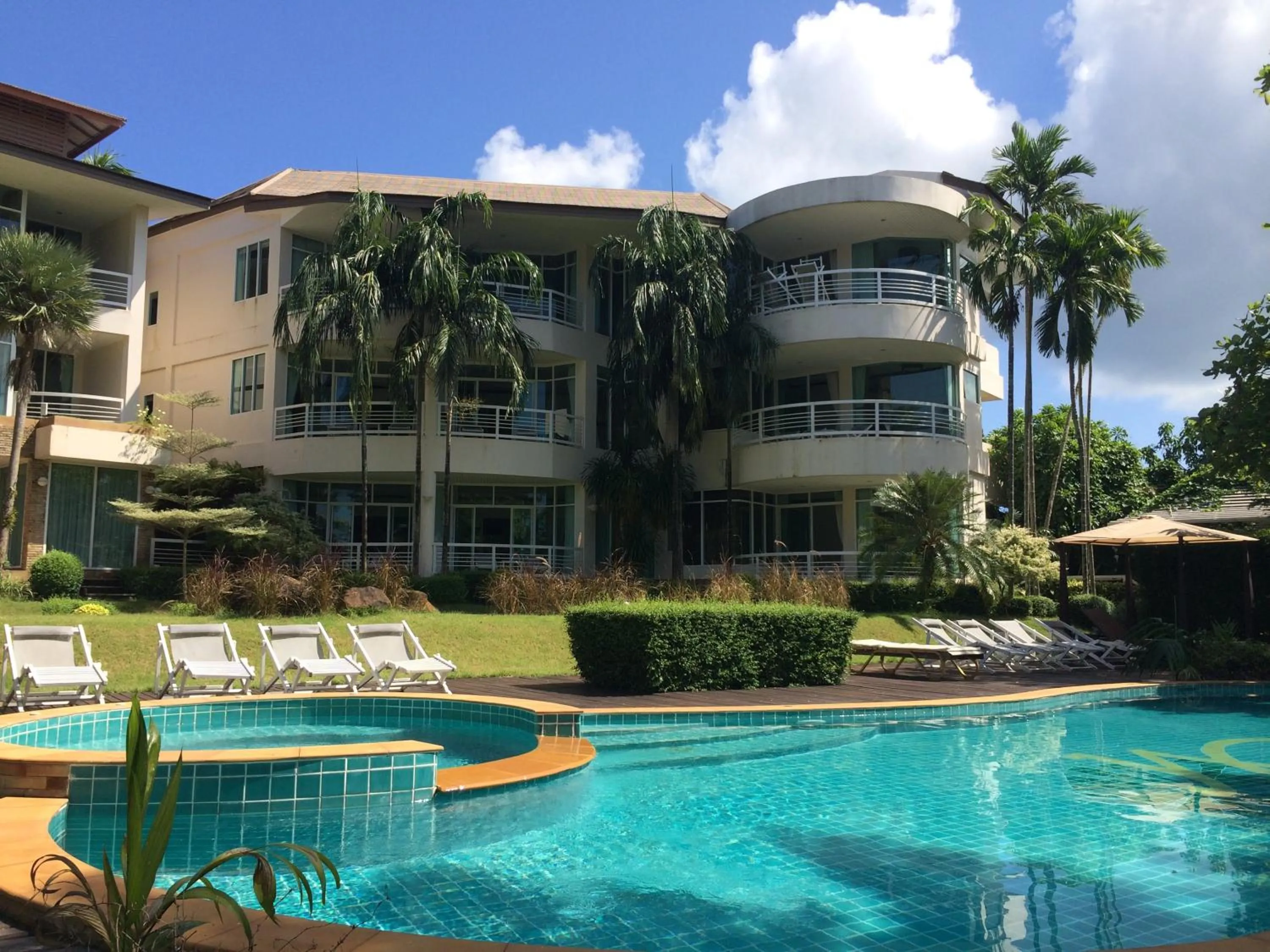 Facade/entrance in Makathanee Resort