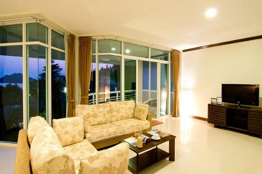 Suite with Sea View in Makathanee Resort Suite with Sea View in Makathanee Resort