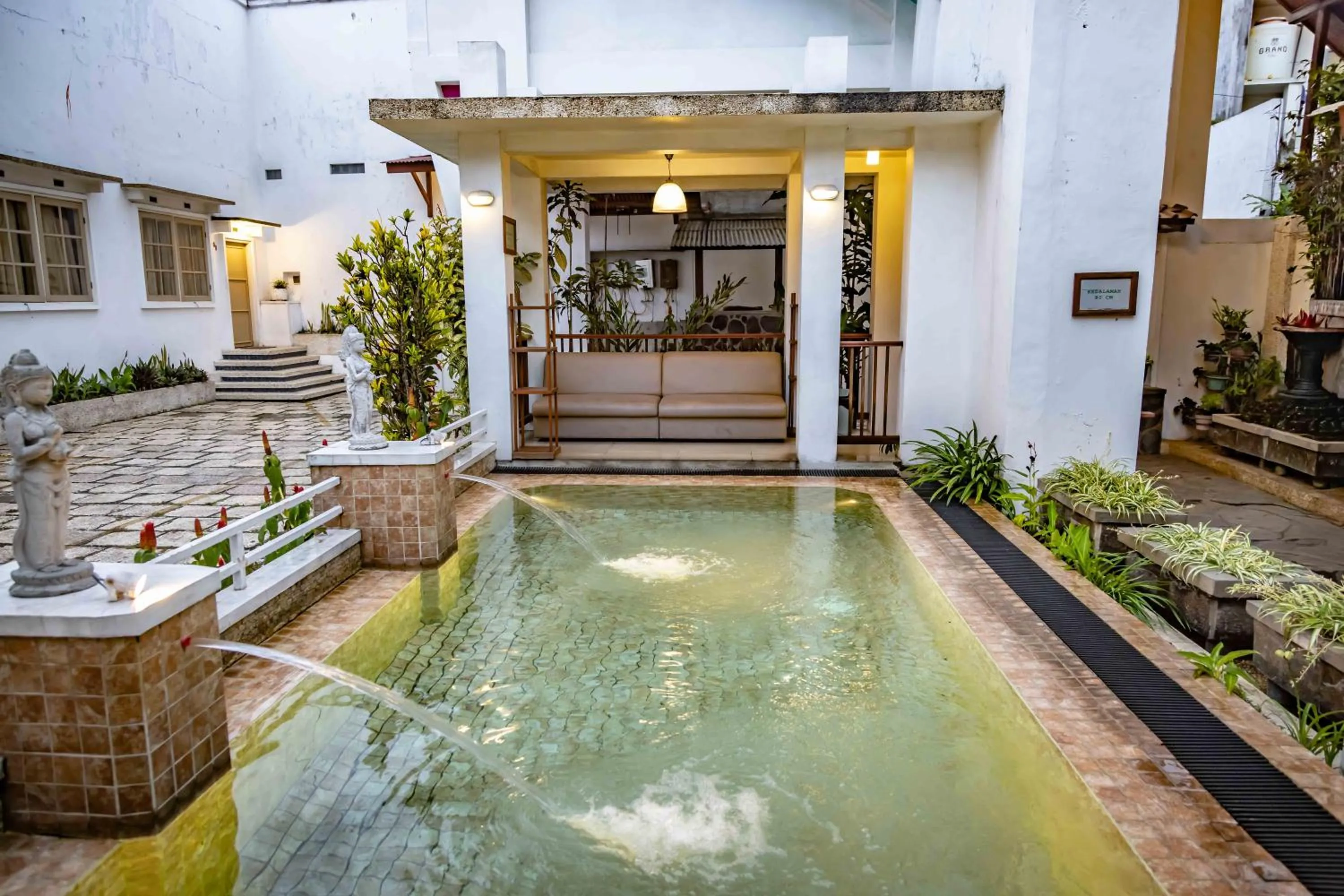 Swimming pool in Family Hotel Gradia 1