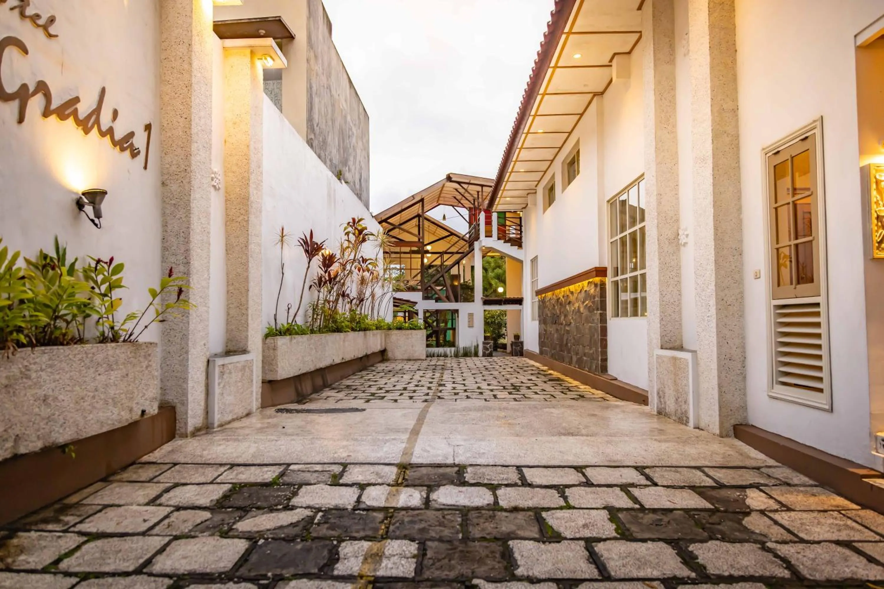 Parking in Family Hotel Gradia 1