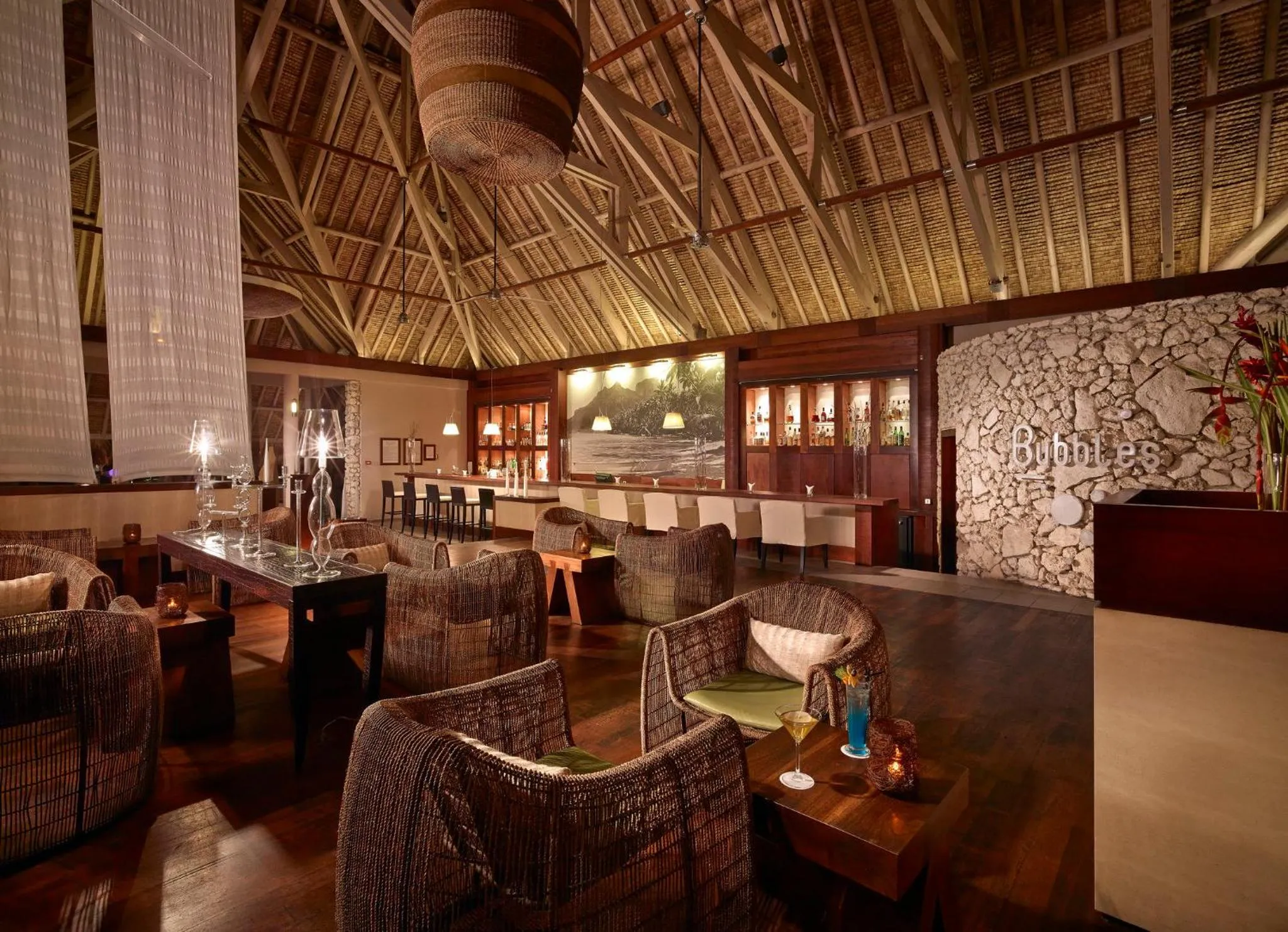 Lounge or bar in InterContinental Bora Bora & Thalasso Spa by IHG