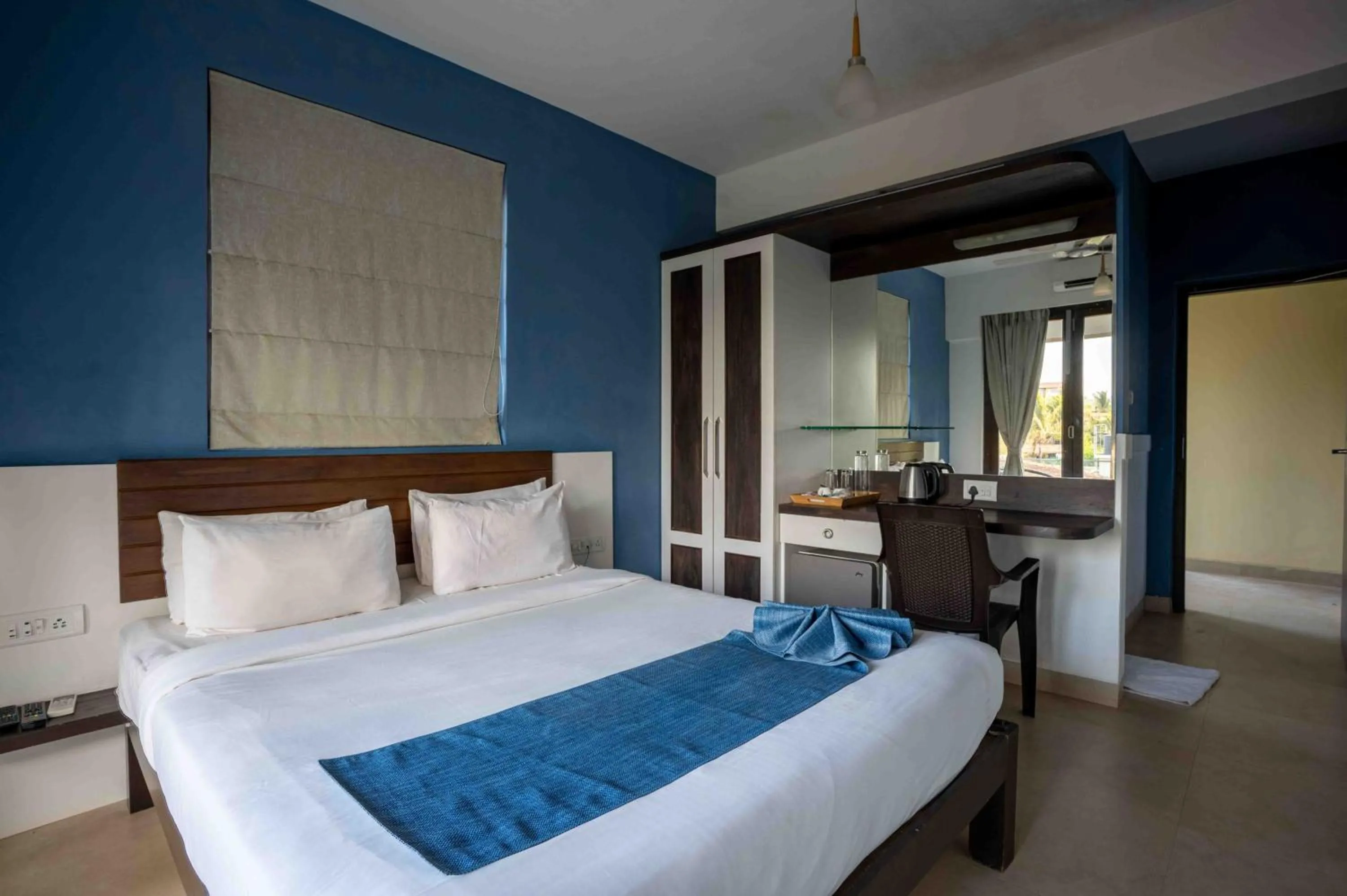 Photo of the whole room, Bed in Foxoso Sonnet - A boutique hotel, Anjuna , Goa