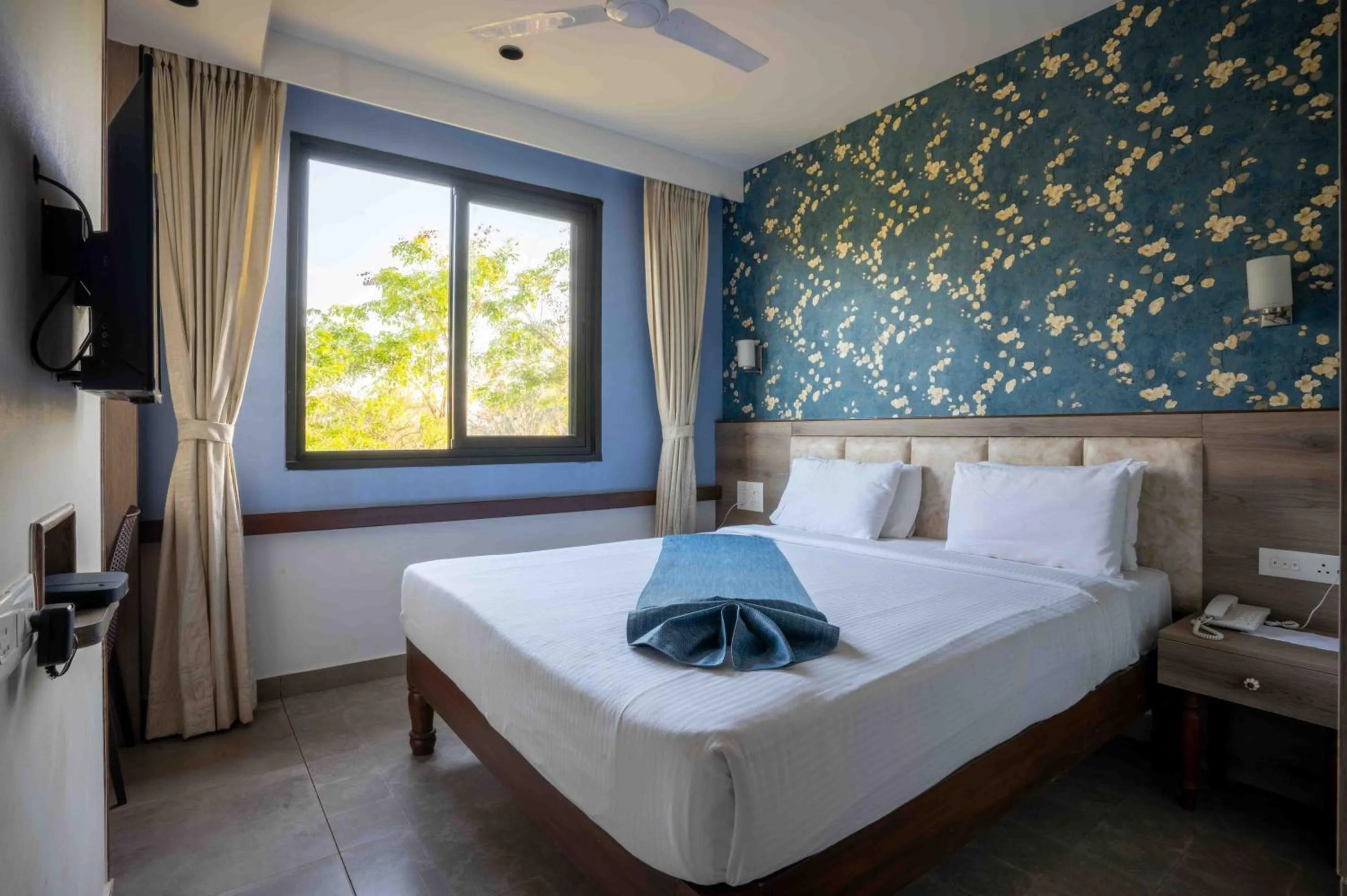 Bed in Foxoso Sonnet - A boutique hotel, Anjuna , Goa