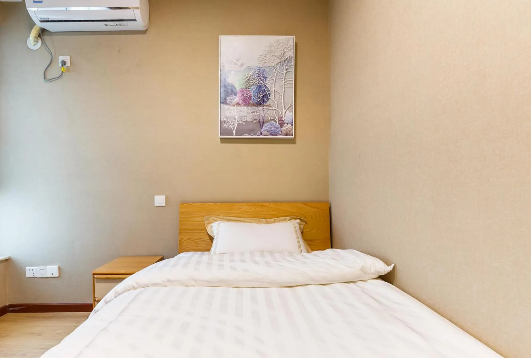 Bed in Shenzhen New Swan Castle Apartment