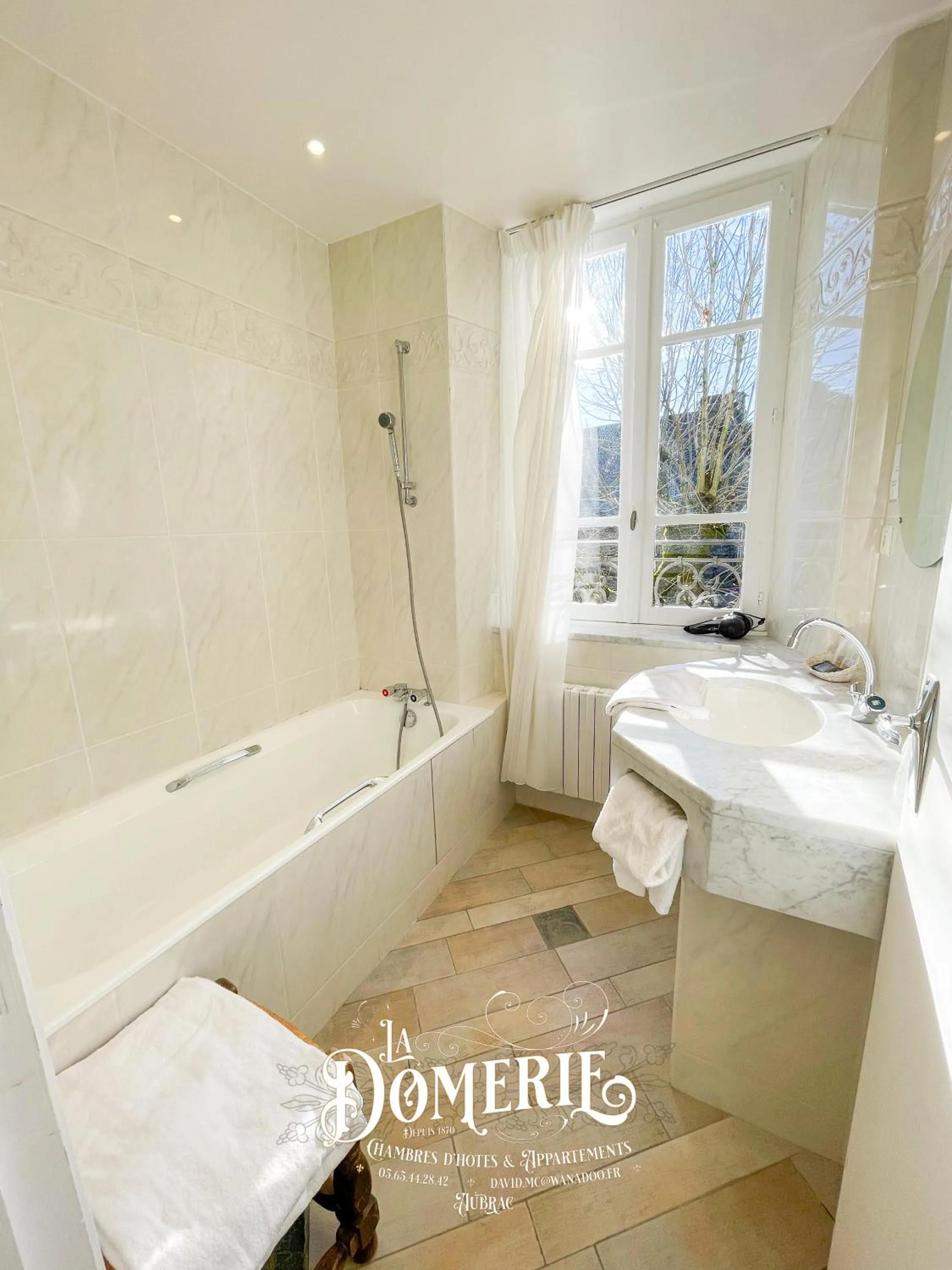 Bathroom in La Domerie - Maison d'hôtes