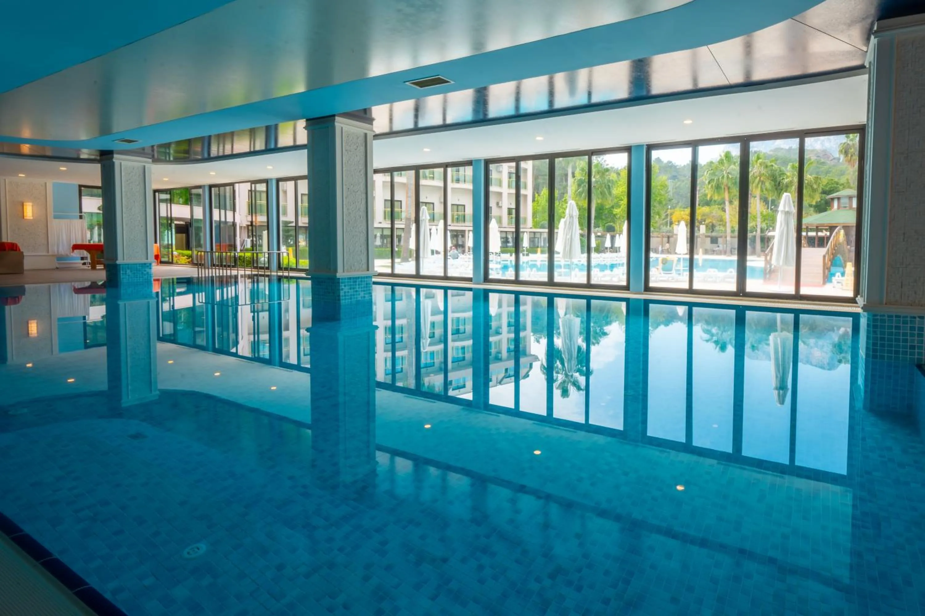 Swimming pool in Eldar Resort Hotel