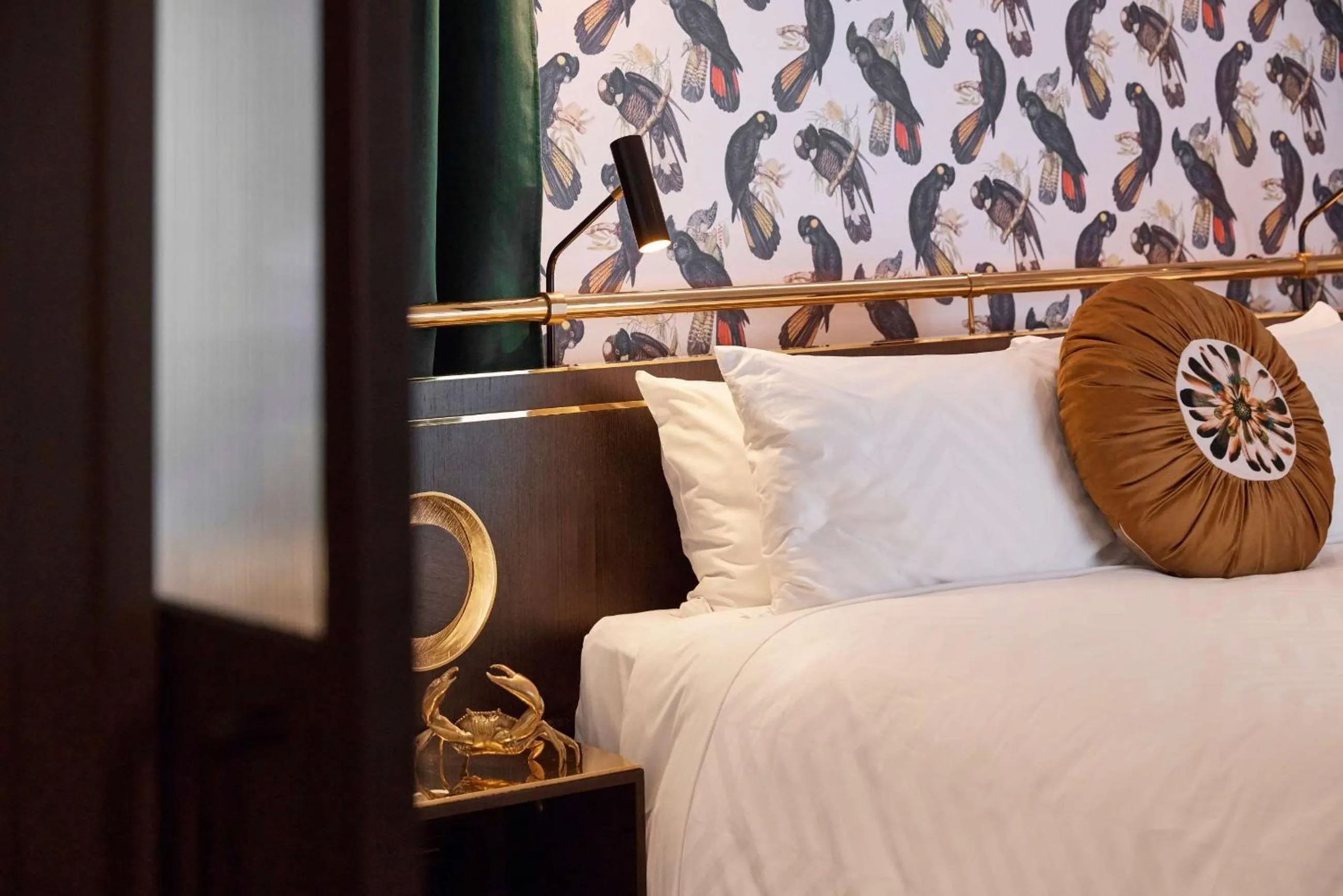 Bedroom, Bed in QT Perth