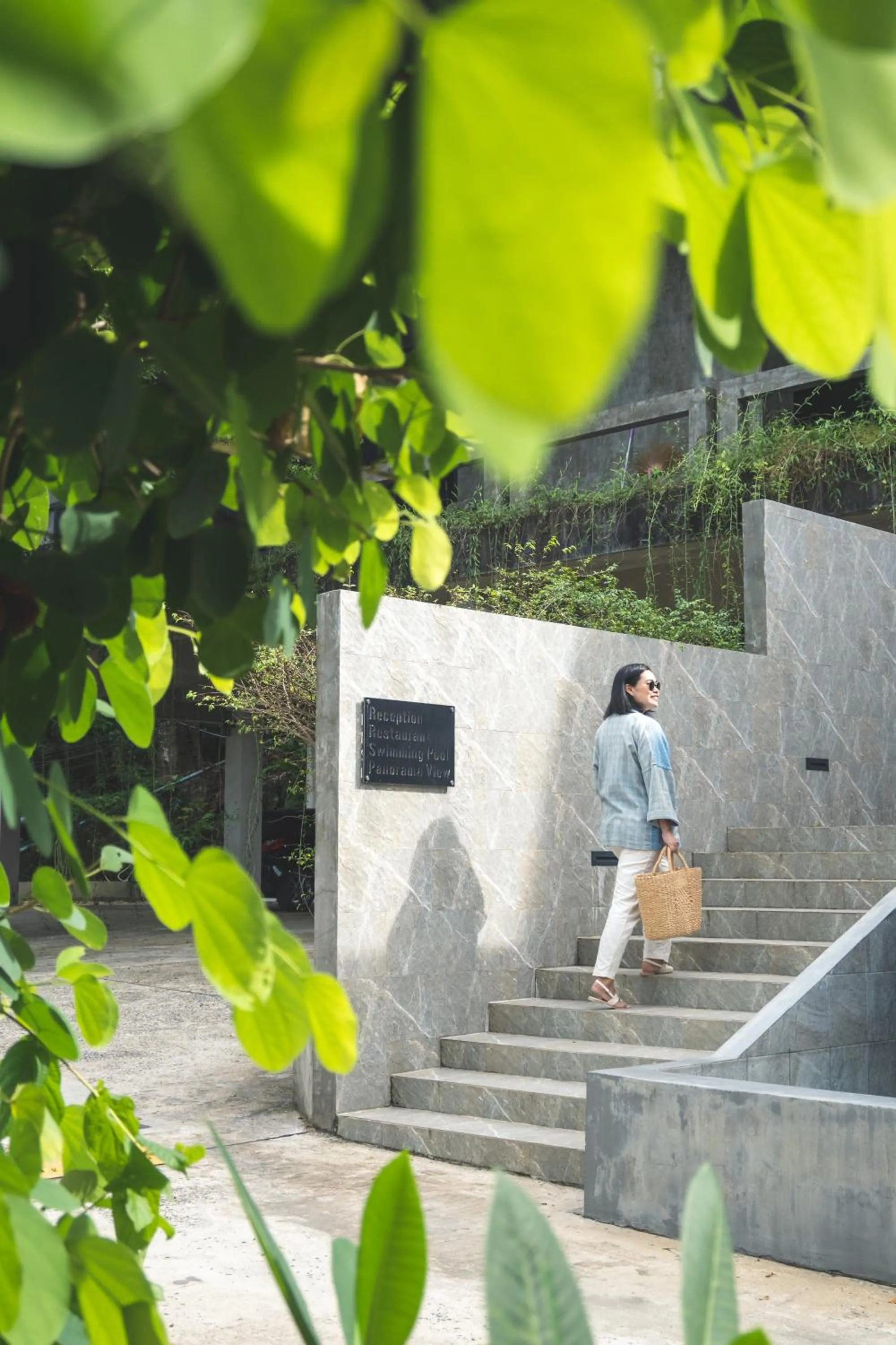 Restaurant/places to eat in Bhuvarin Resort