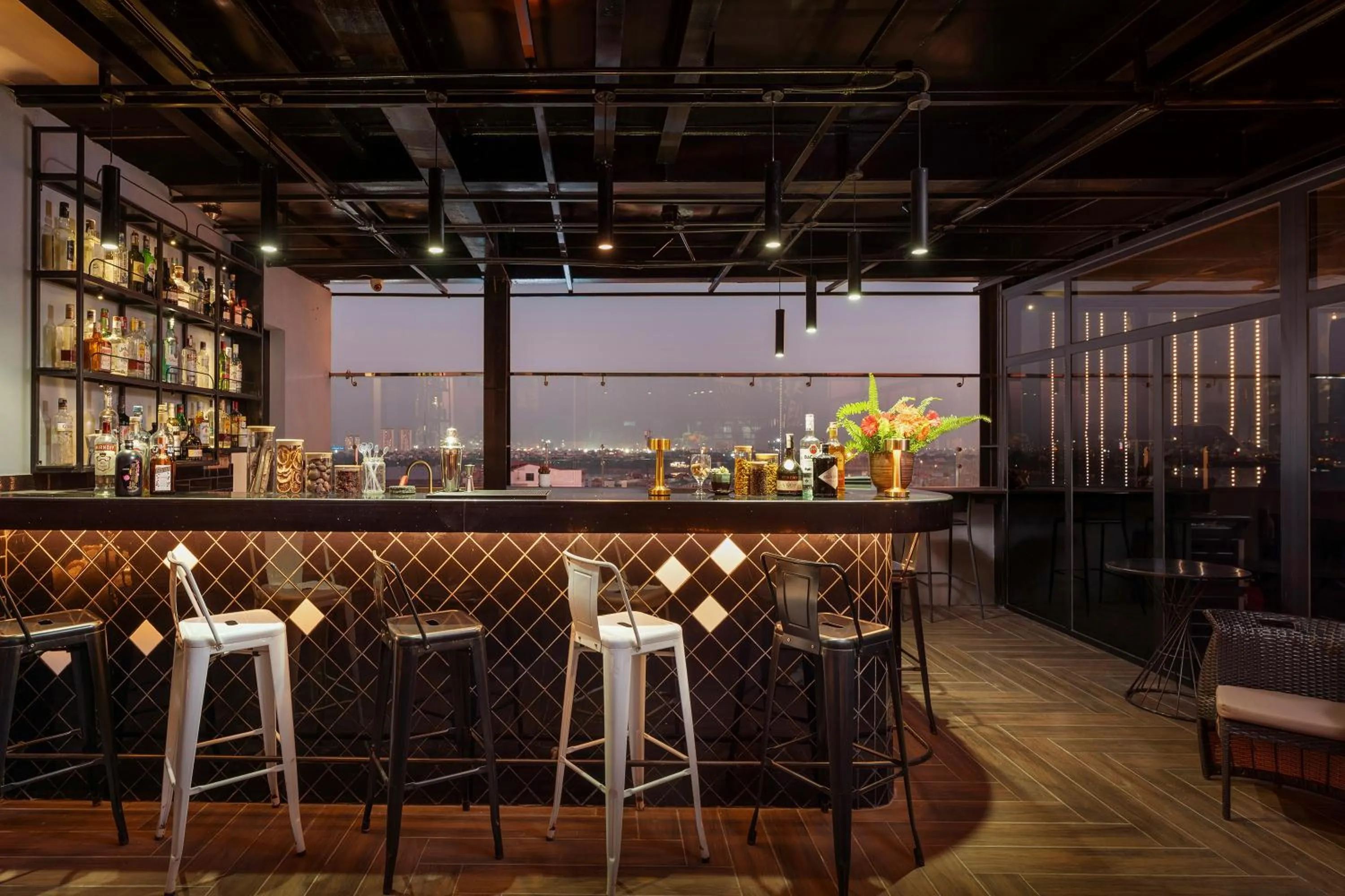 Lounge or bar in GRAND CITITEL Hanoi Hotel & Spa