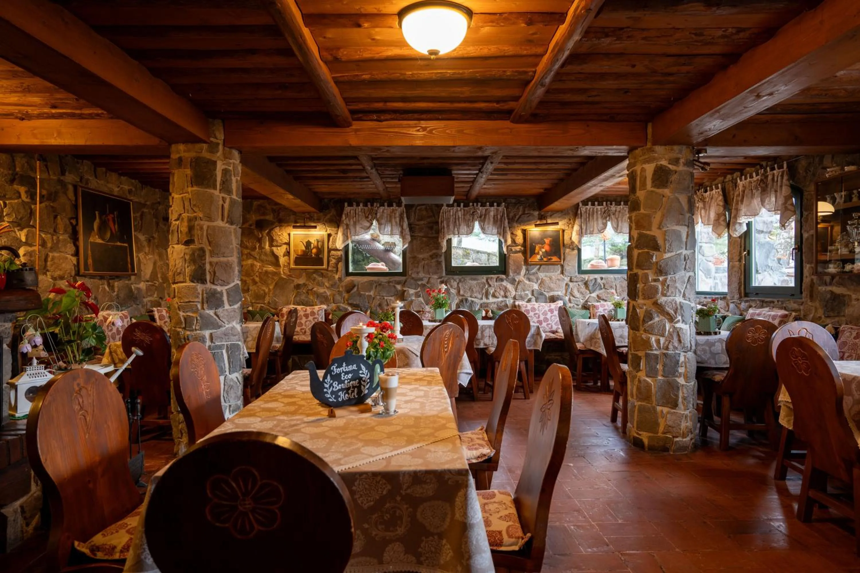 Restaurant/places to eat in Fortuna Eco - Boutique Hotel