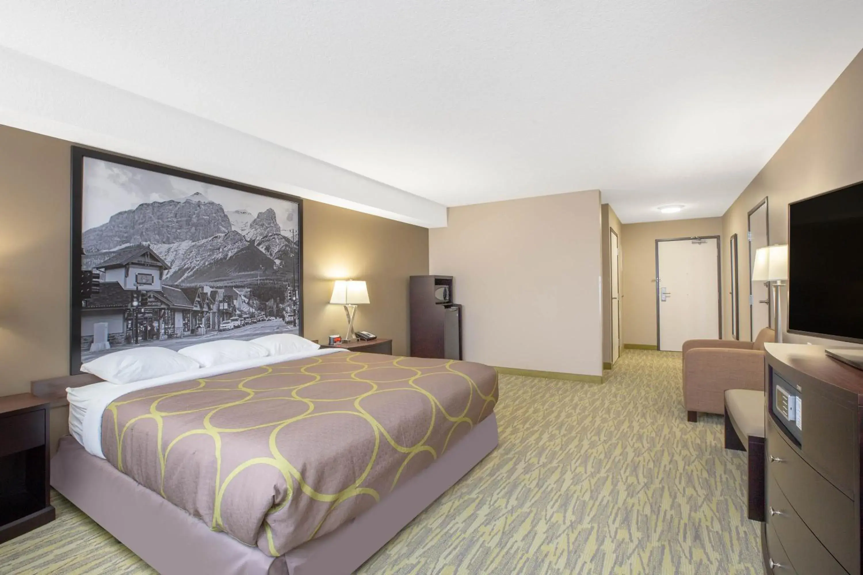 King Room - Mobility Access/Non-Smoking in Super 8 by Wyndham Canmore King Room - Mobility Access/Non-Smoking in Super 8 by Wyndham Canmore