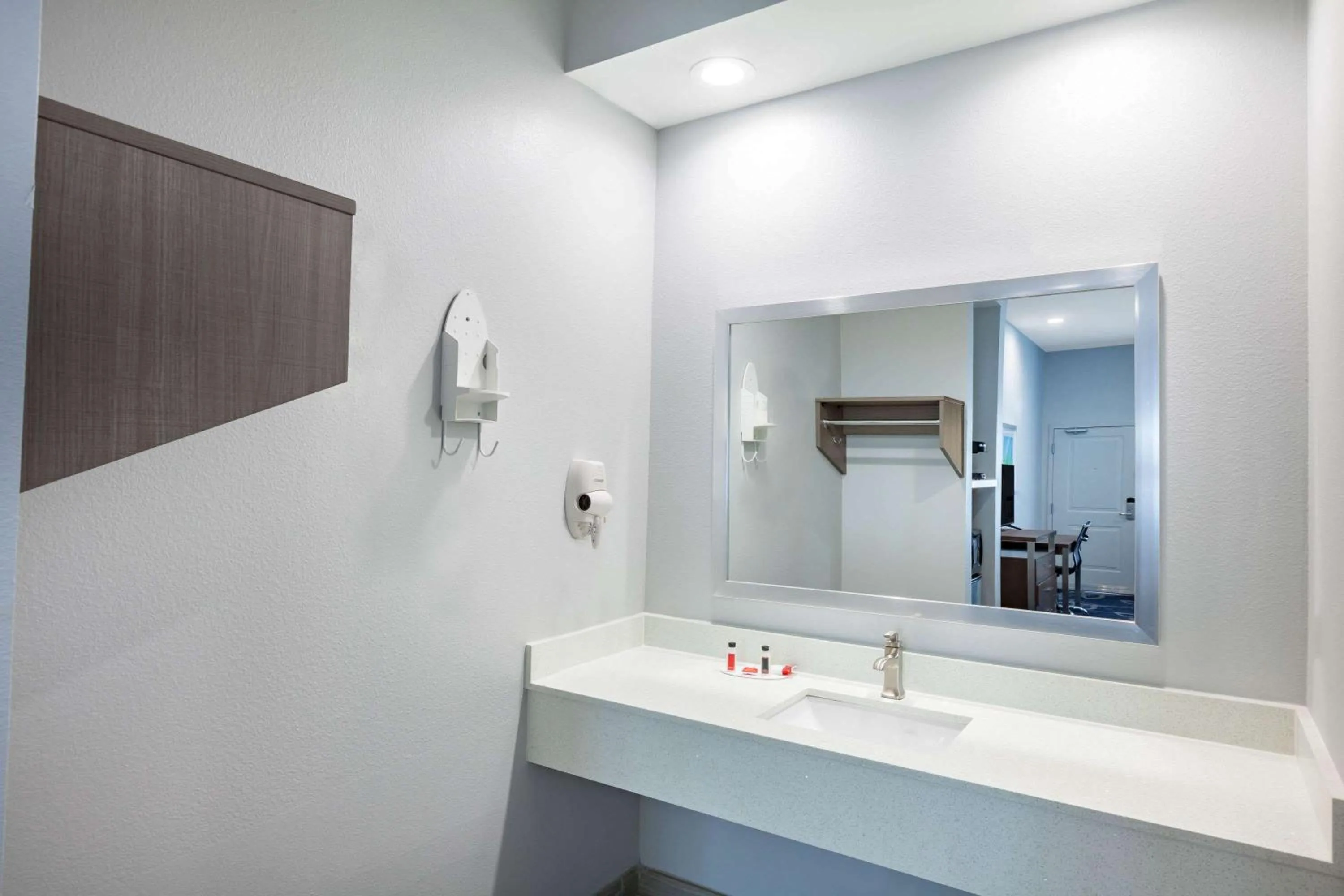 Bathroom in Baymont by Wyndham Houston Hobby Airport