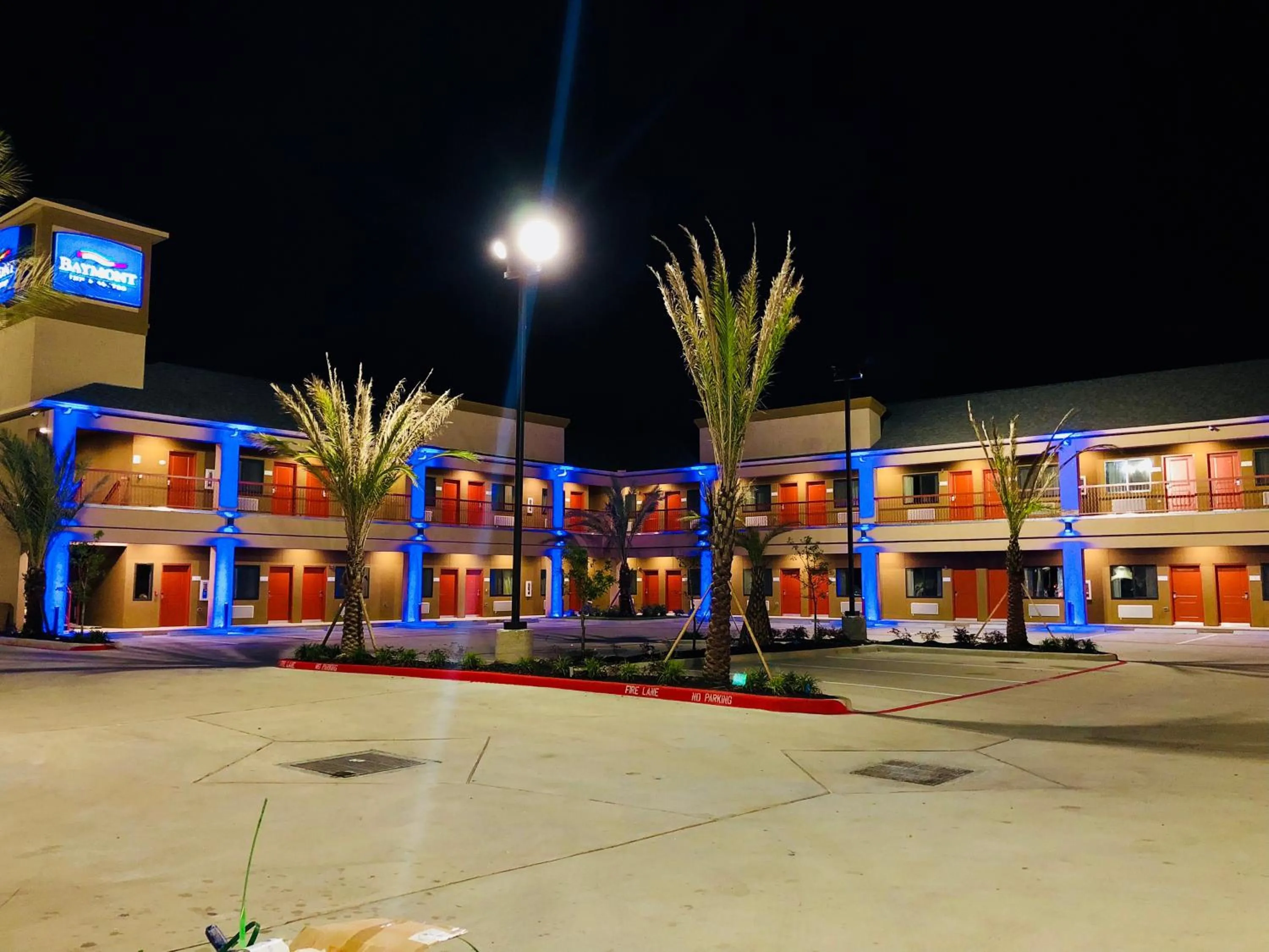 Facade/entrance in Baymont by Wyndham Houston Hobby Airport