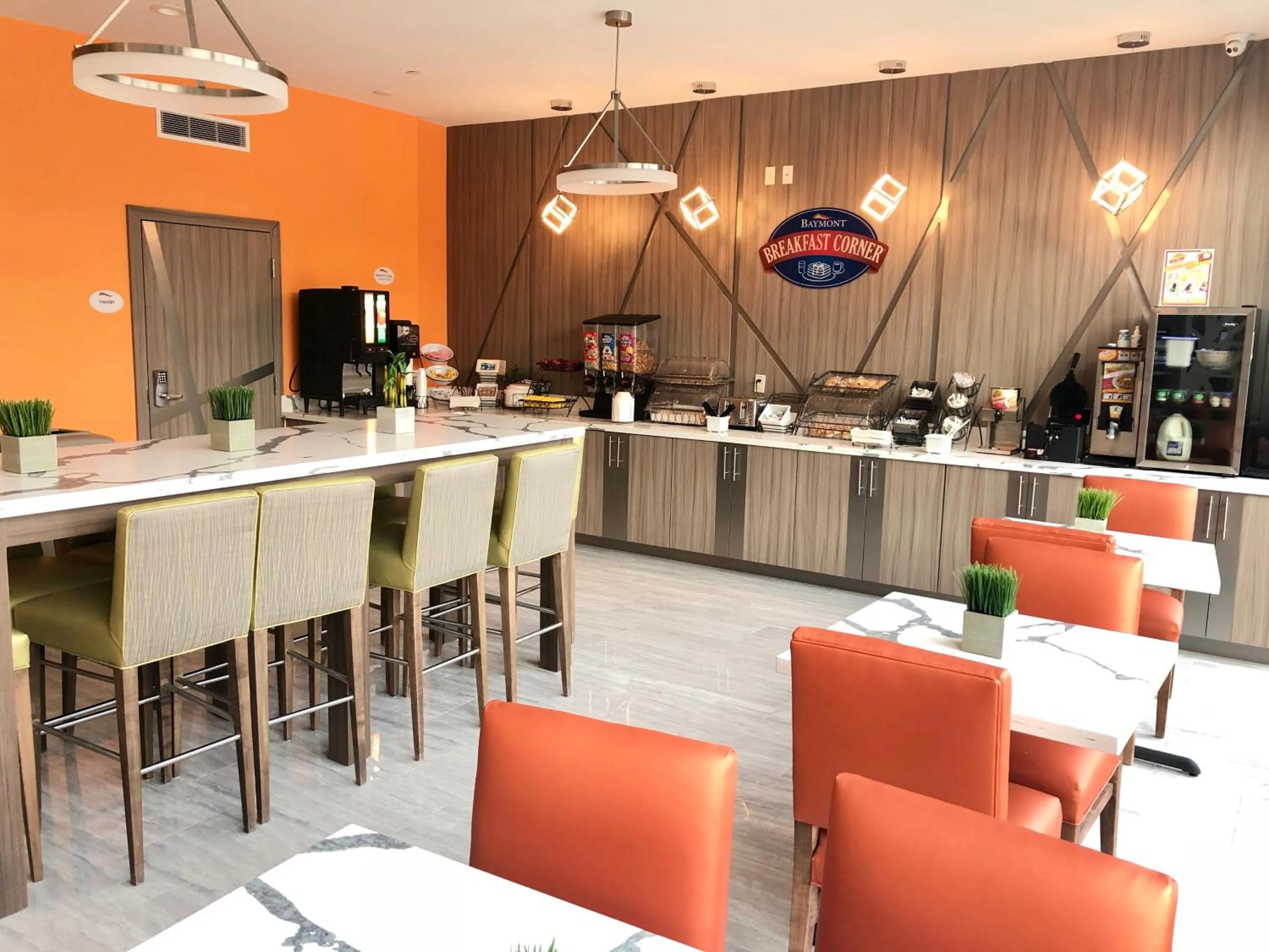 Restaurant/places to eat in Baymont by Wyndham Houston Hobby Airport