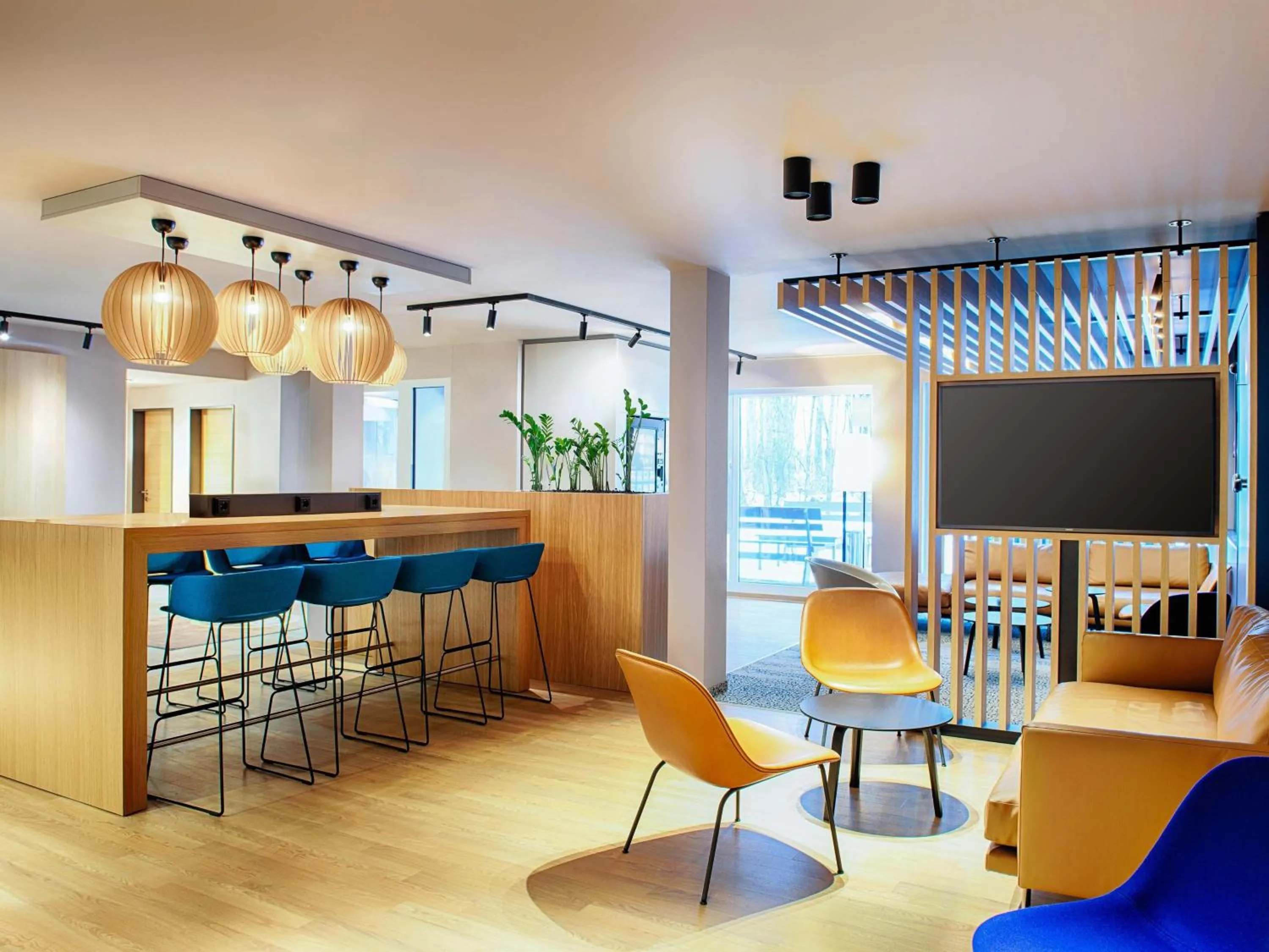 Lobby or reception in B&B HOTEL München-Airport