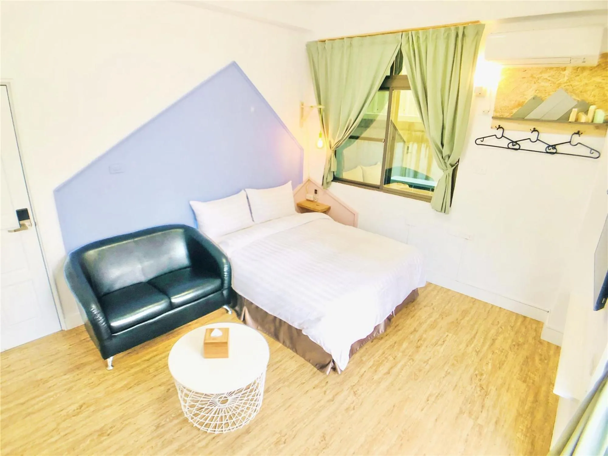 Bedroom, Bed in Snail Pets Homestay