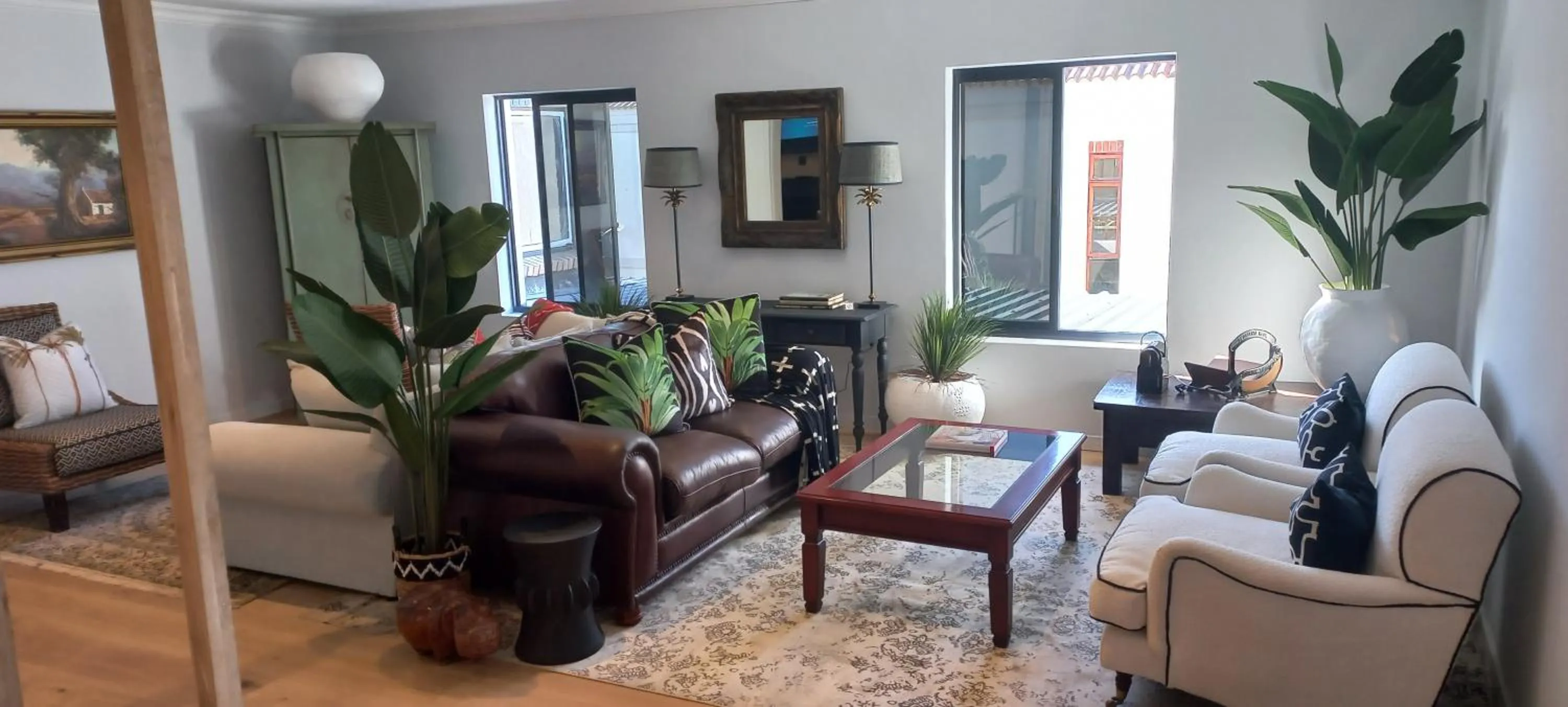 Communal lounge/ TV room in The Whale's Tale Guesthouse