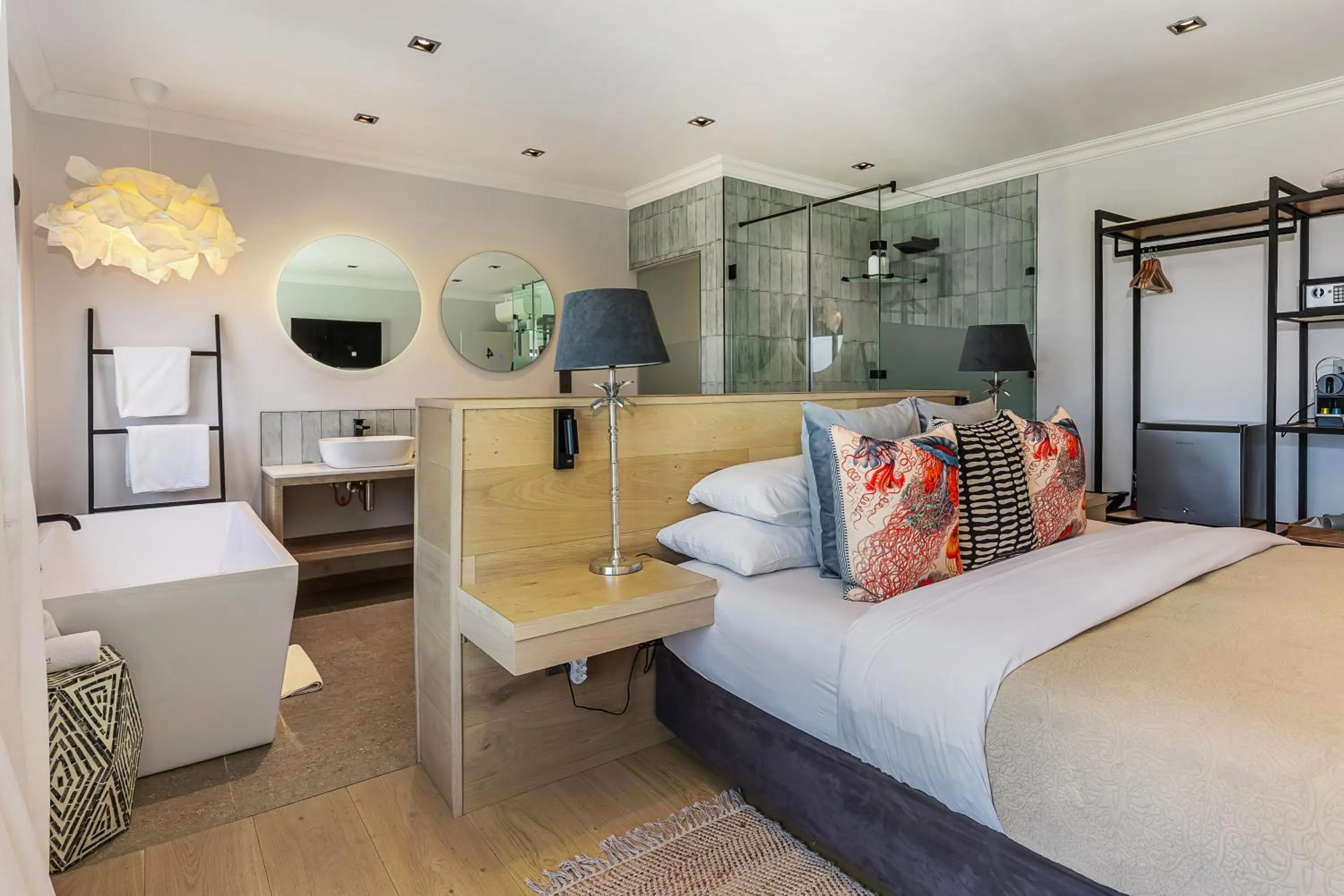 Photo of the whole room, Bed in The Whale's Tale Guesthouse