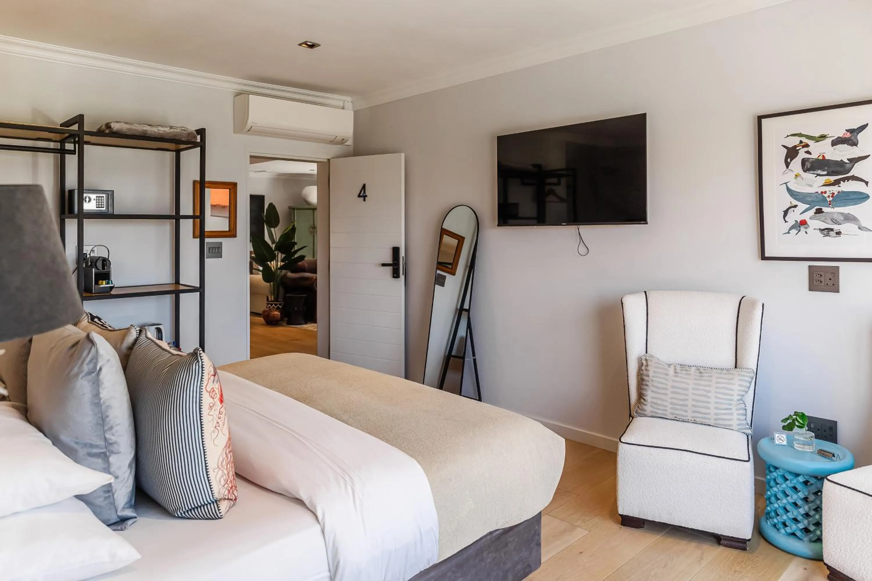 Bedroom, Bed in The Whale's Tale Guesthouse