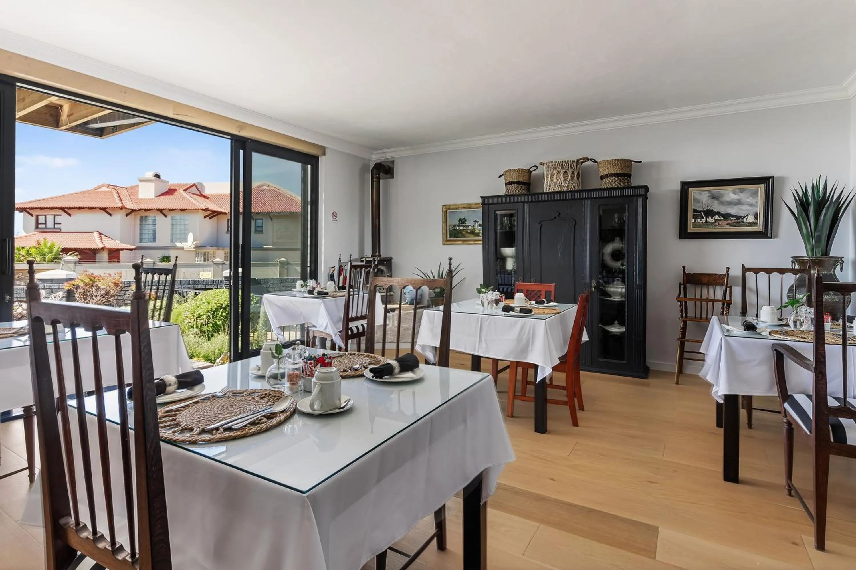 Dining area in The Whale's Tale Guesthouse