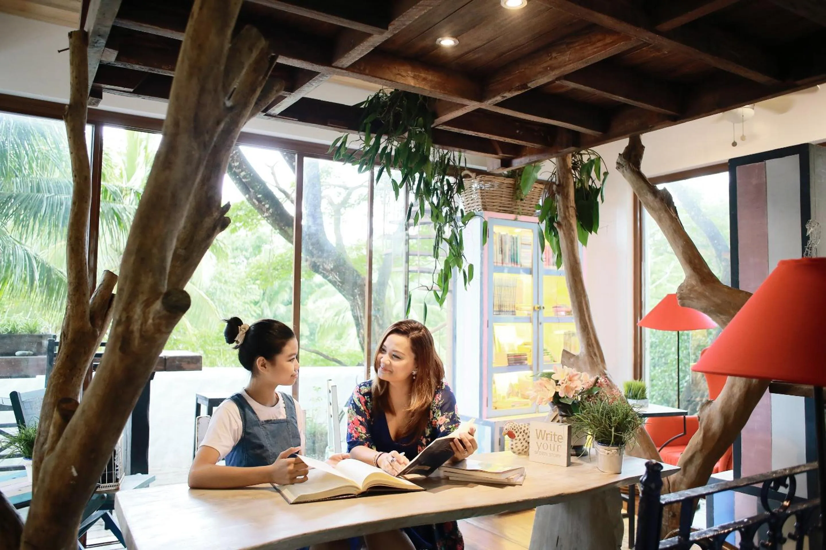 Library in La Bella Boutique Hotel