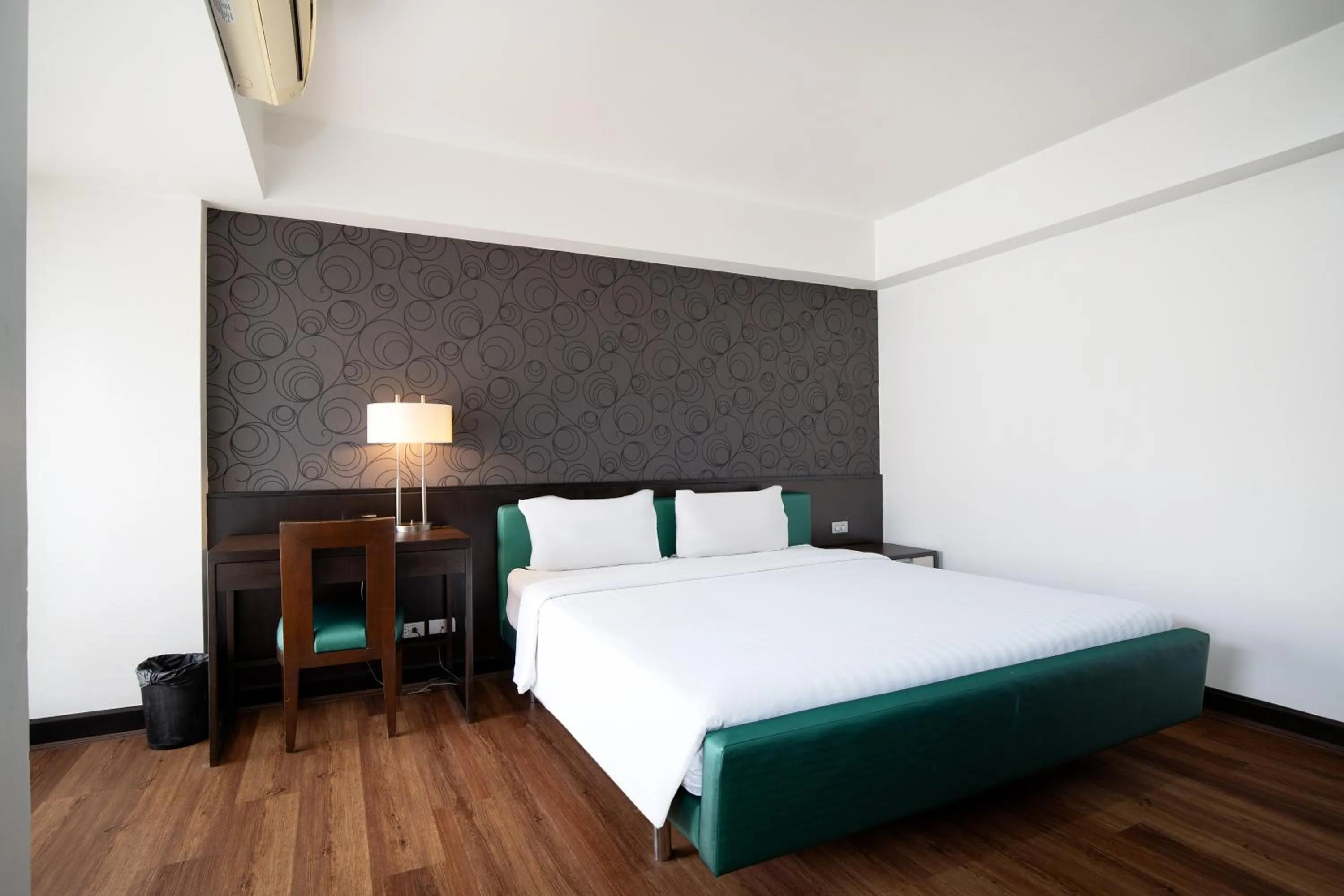 Bed in Lily Hotel Bangkok