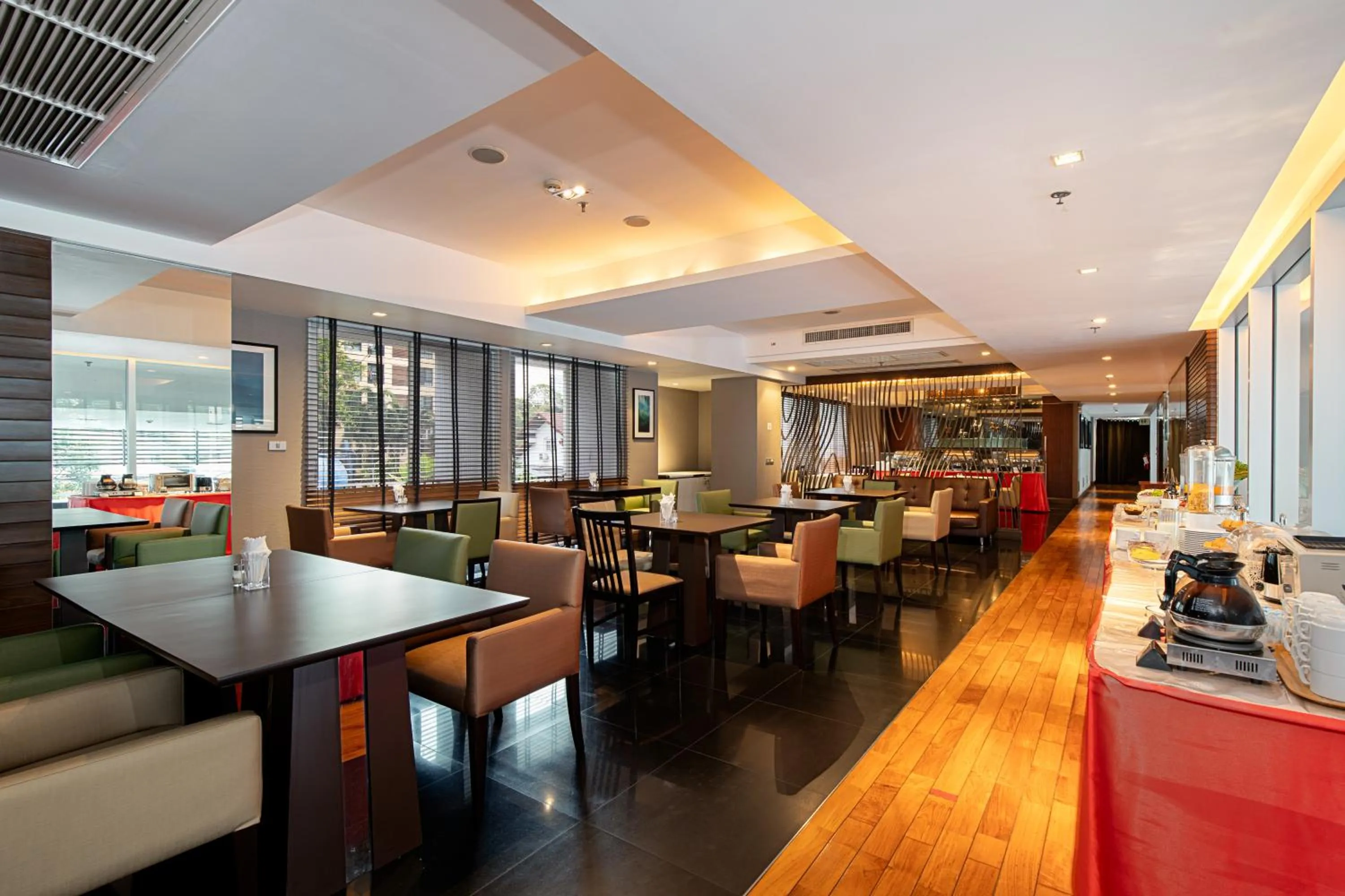 Coffee/tea facilities in Lily Hotel Bangkok