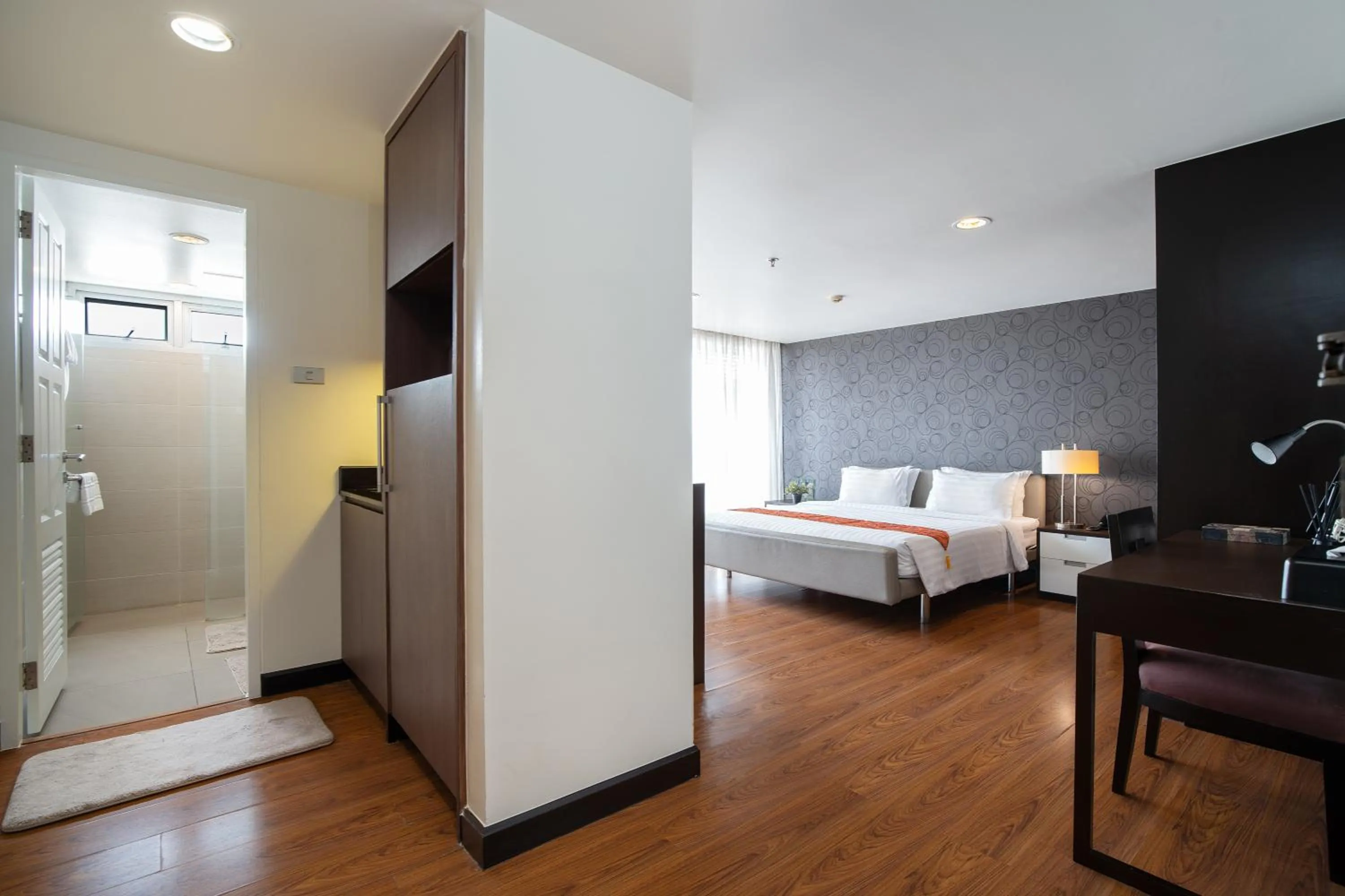 Bed in Lily Hotel Bangkok