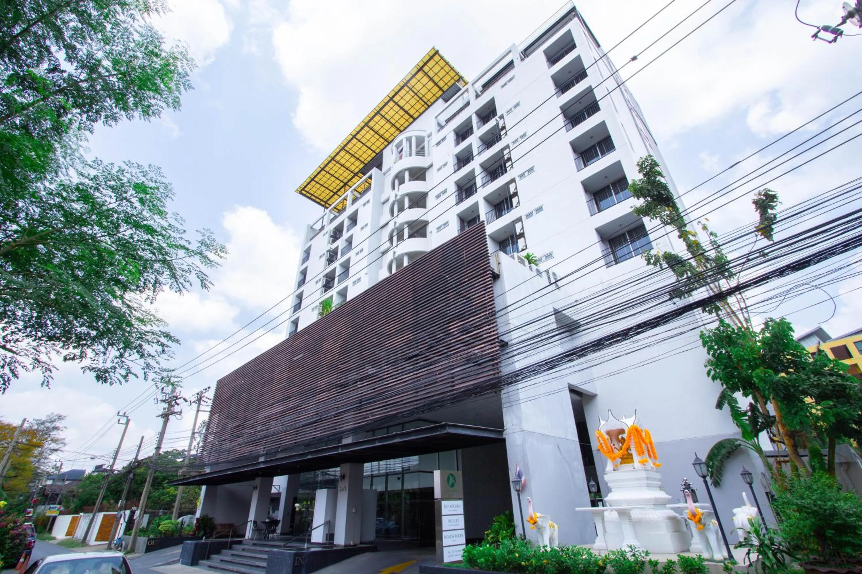 Property building in Lily Hotel Bangkok