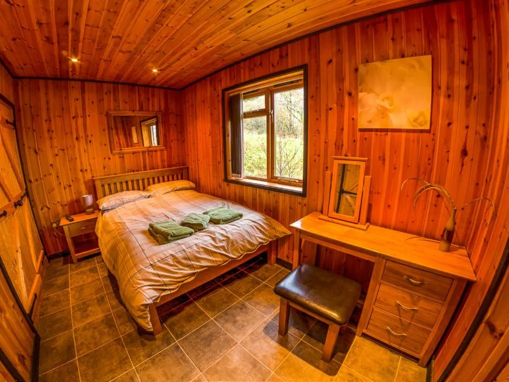 Bedroom, Bed in New Forest Lodges