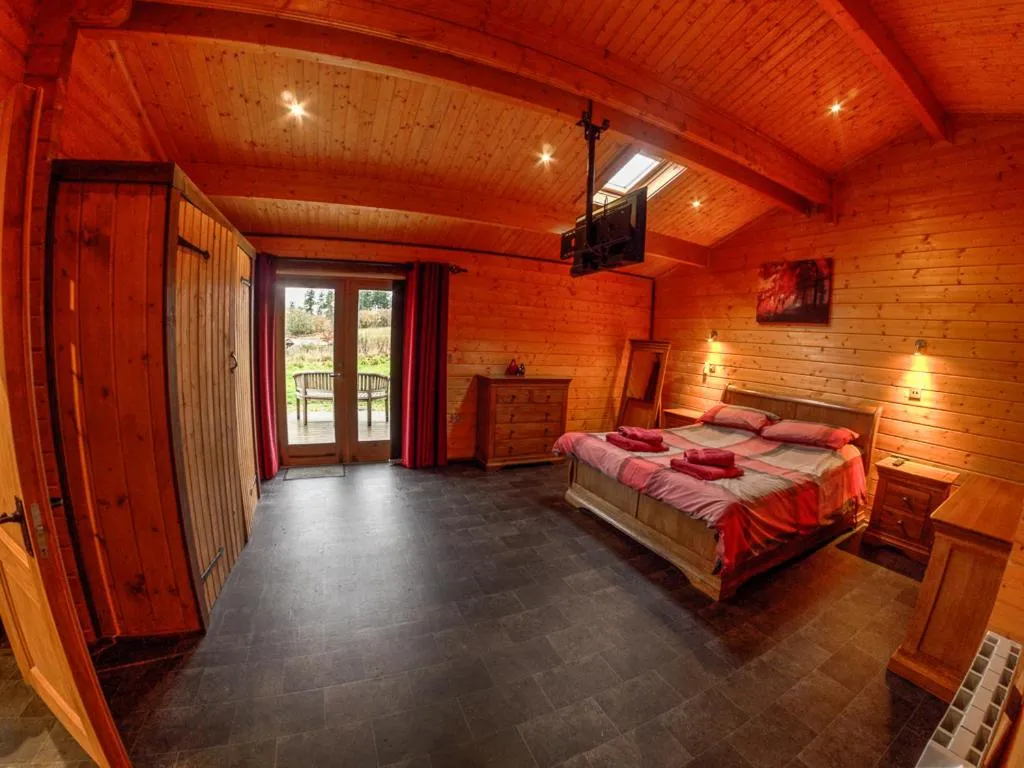 Bedroom, Bed in New Forest Lodges