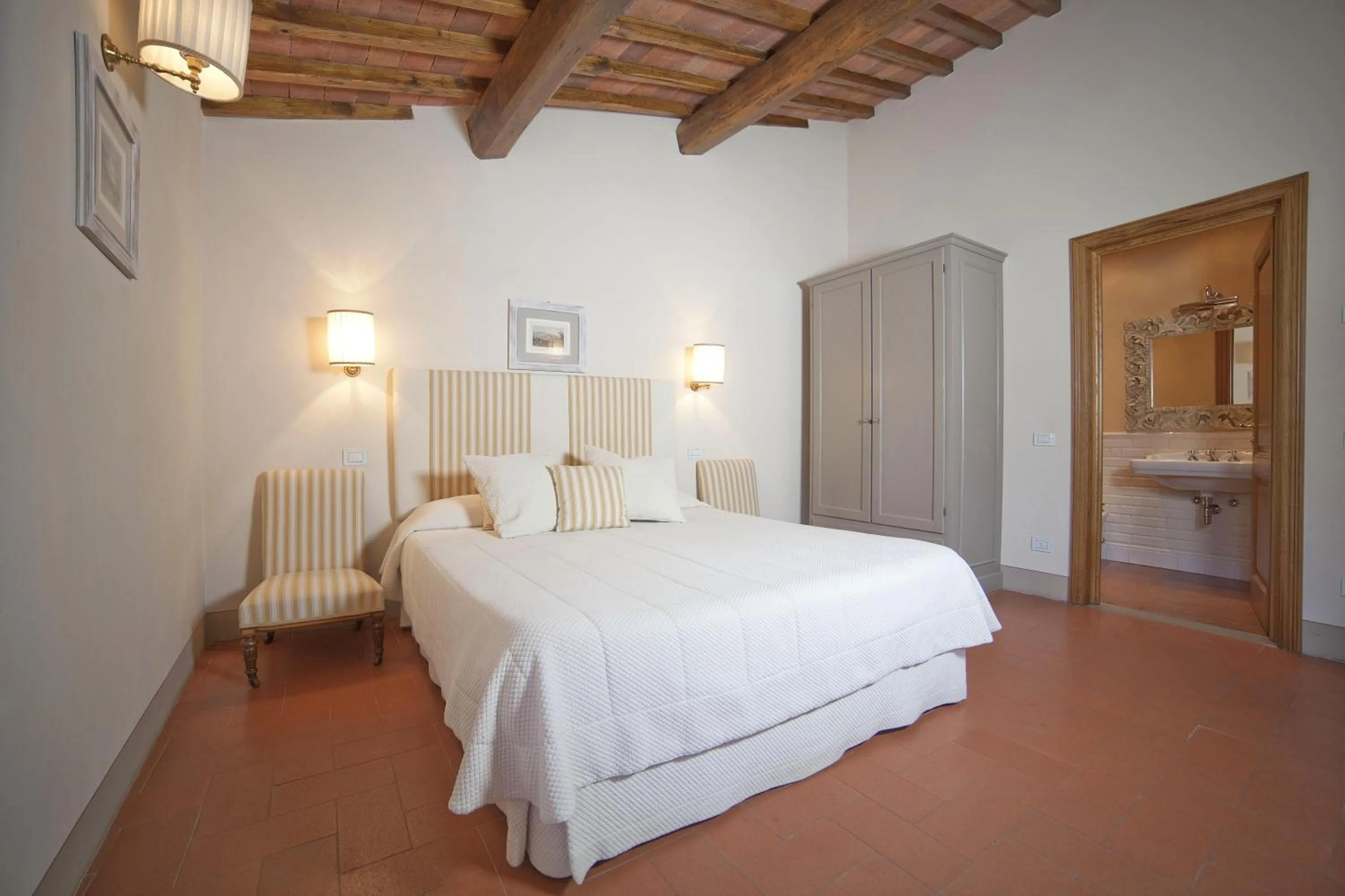 Photo of the whole room, Bed in Castello Vicchiomaggio