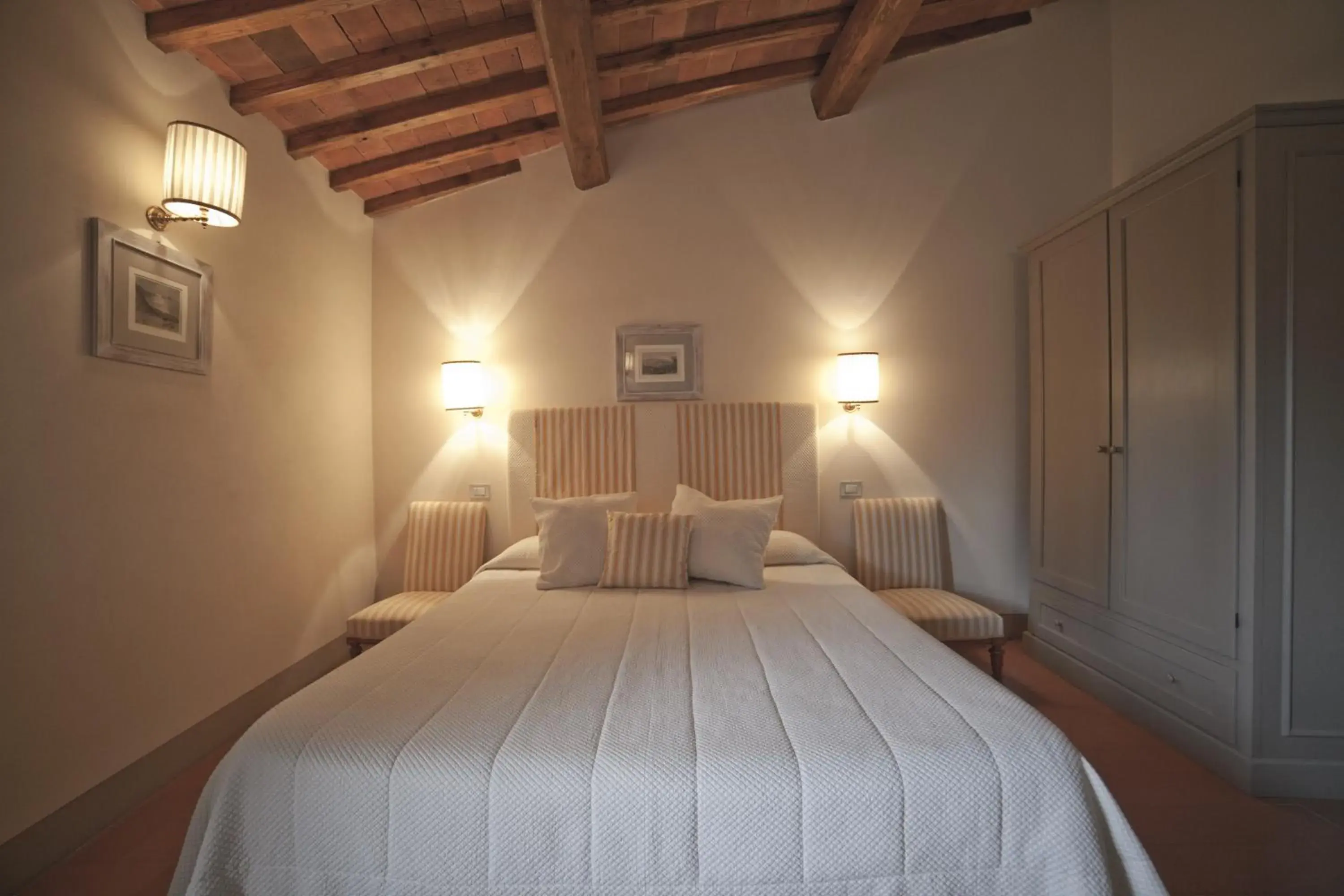 Classic Double Room with Garden view - Annex in Castello Vicchiomaggio Classic Double Room with Garden view - Annex in Castello Vicchiomaggio