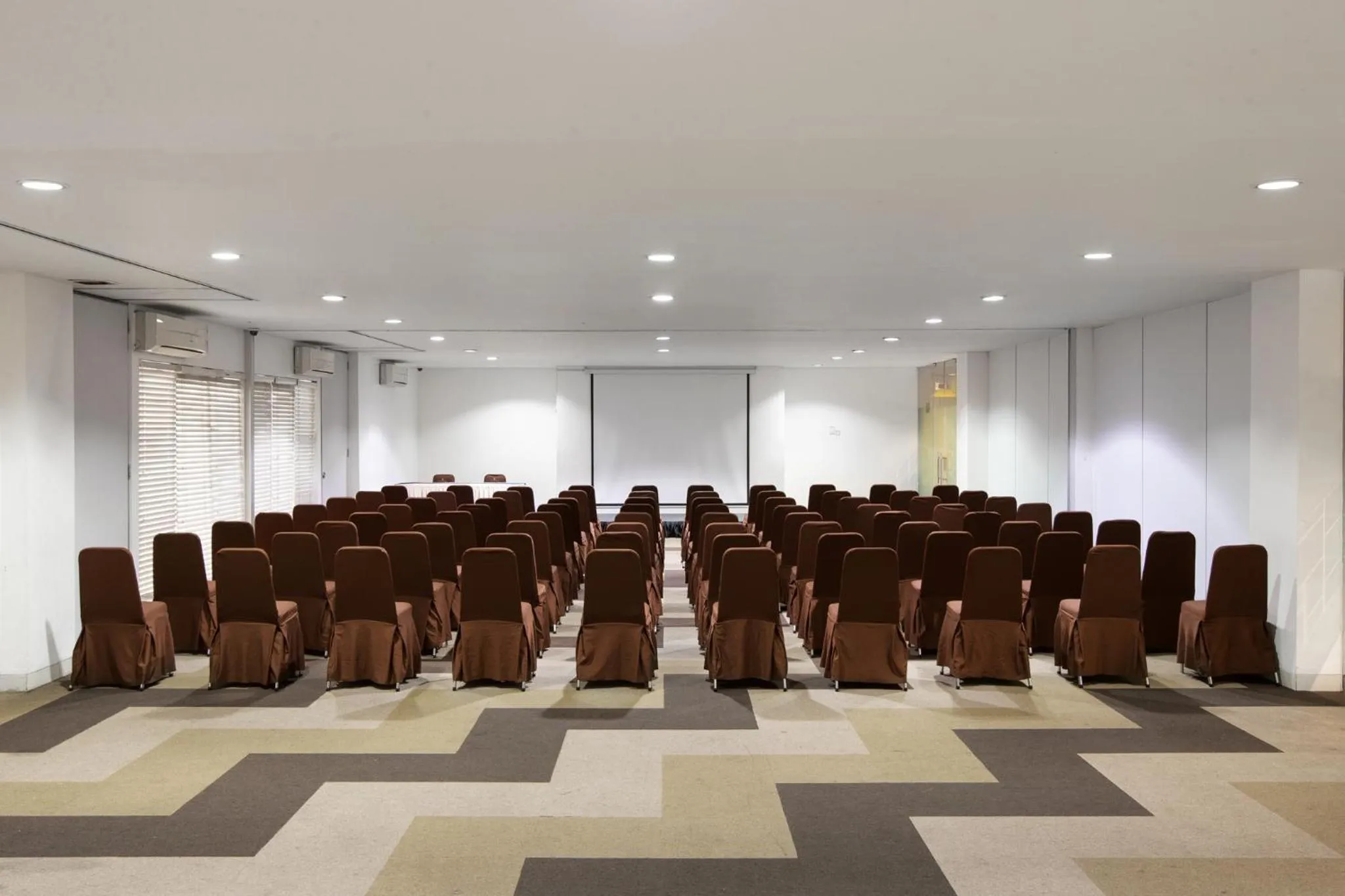 Meeting/conference room in Amaris Hotel Padjajaran - Bogor
