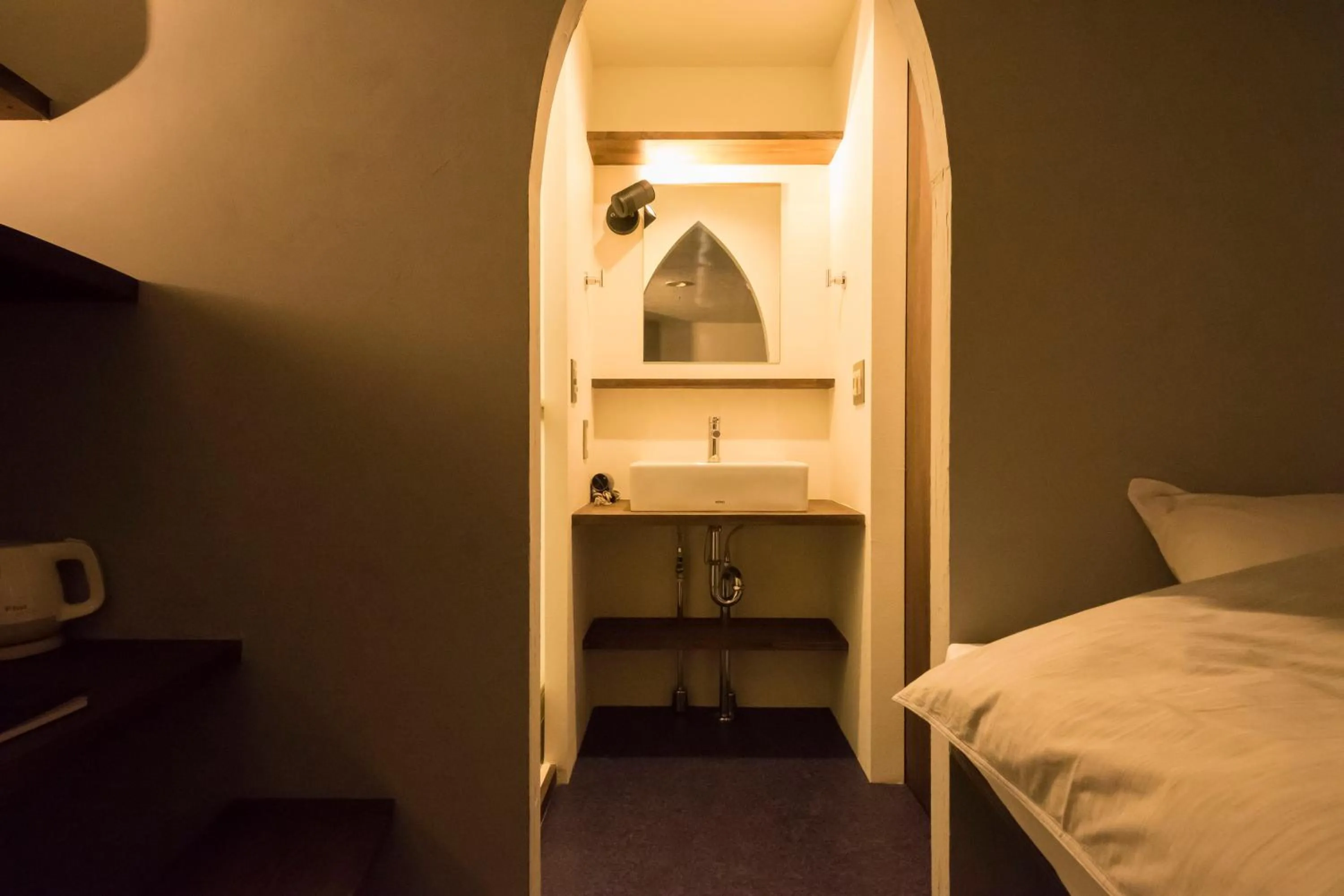 Bathroom, Bed in Hotel Haus St Anton