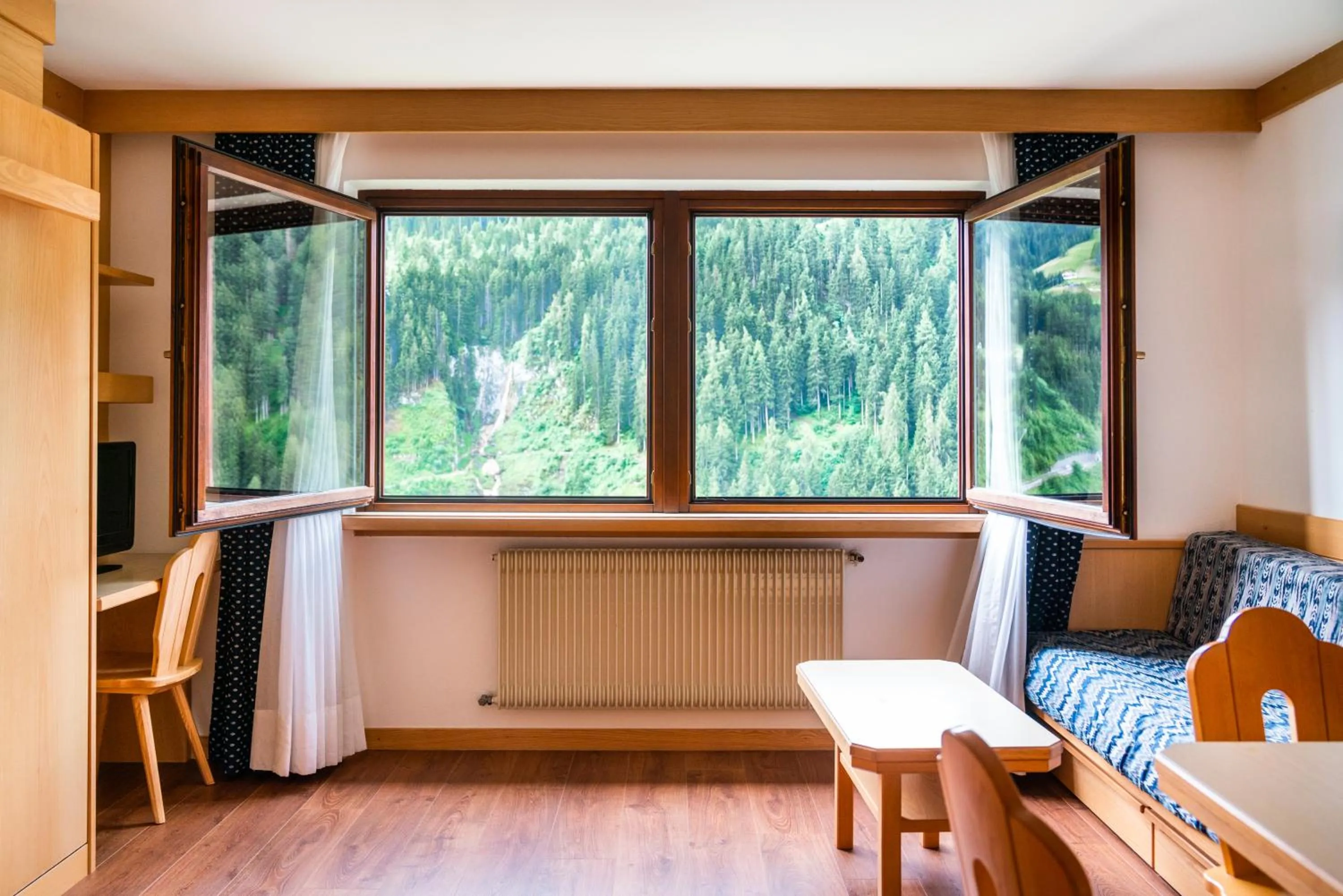 Photo of the whole room in Apartments Boè