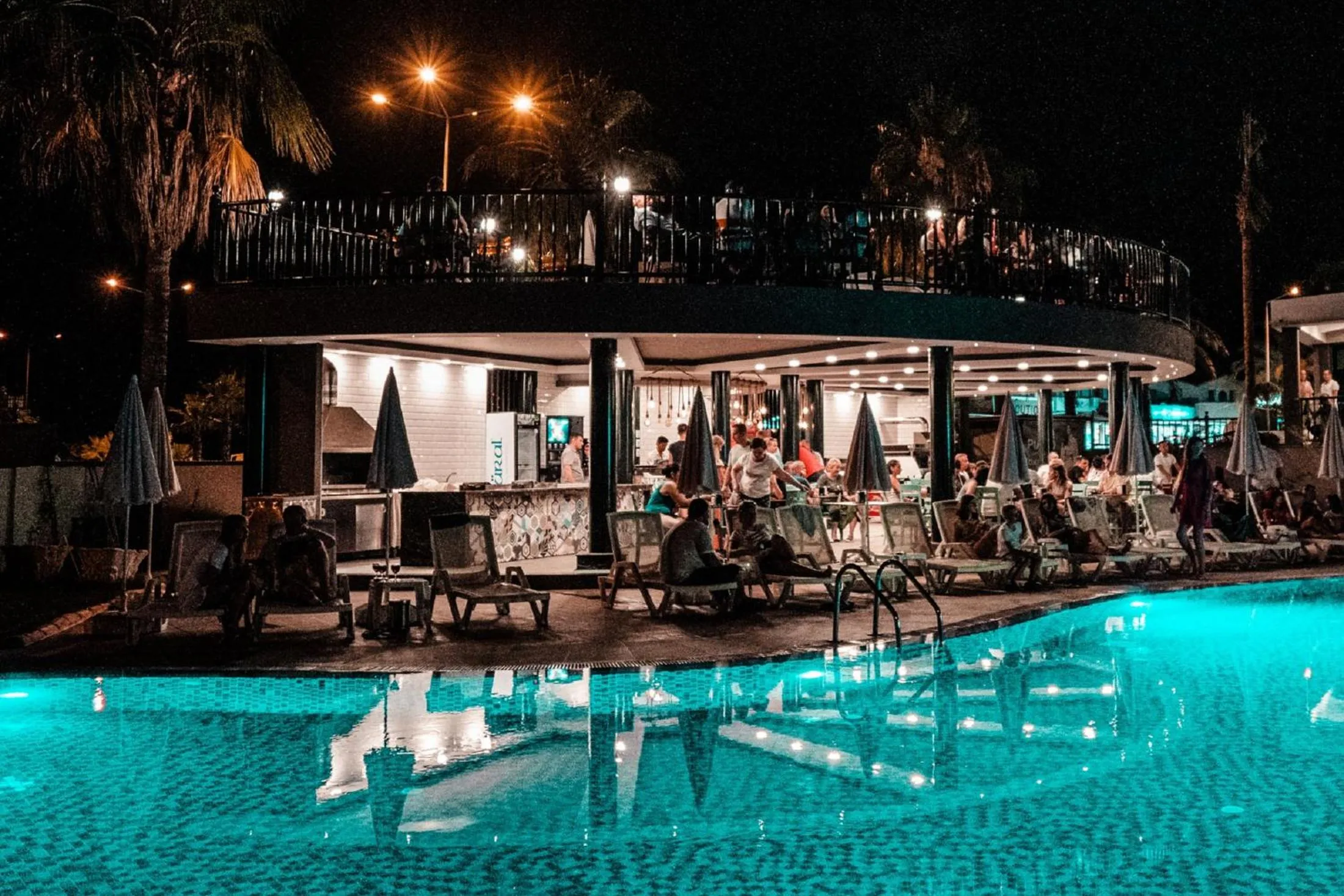 Night in Istanbul Beach Hotel - All Inclusive