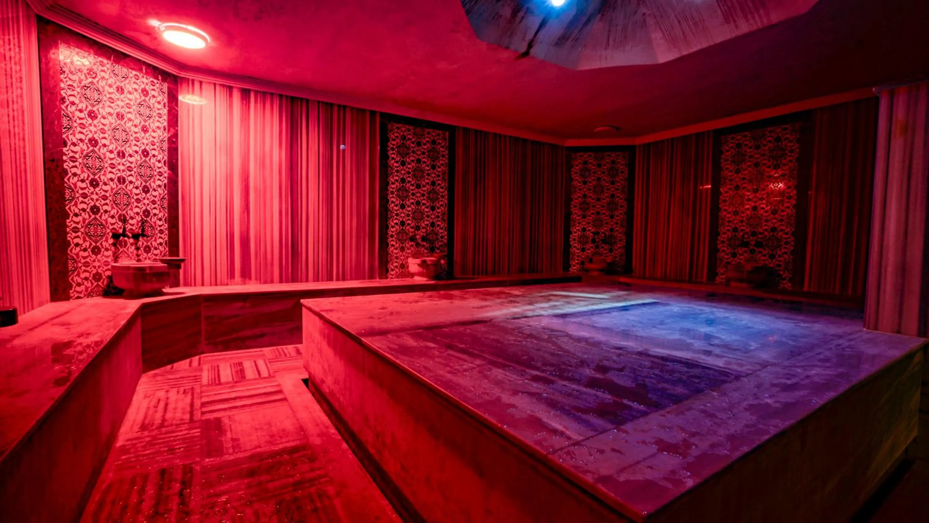 Public Bath in Istanbul Beach Hotel - All Inclusive