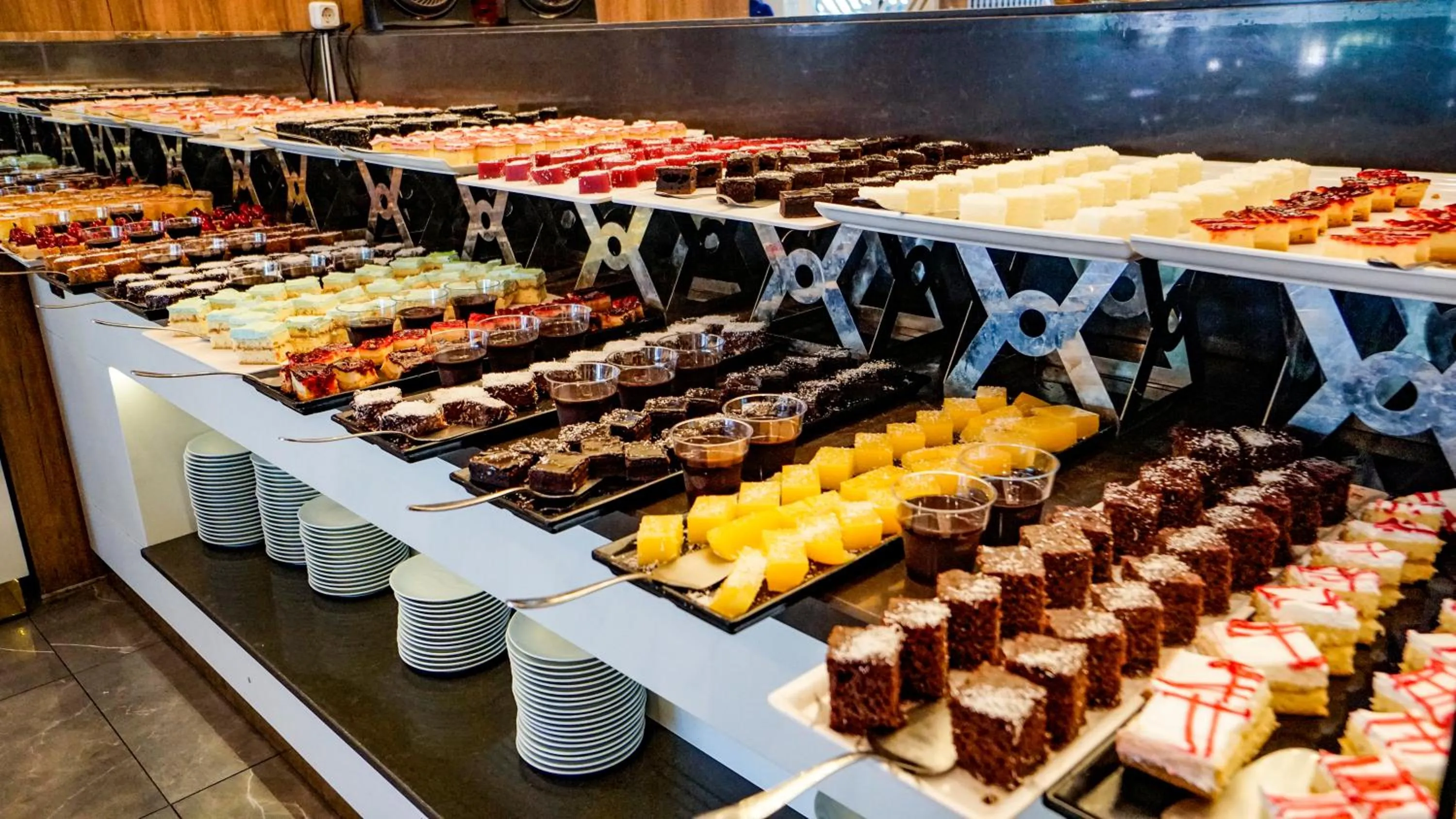 Food and drinks in Istanbul Beach Hotel - All Inclusive