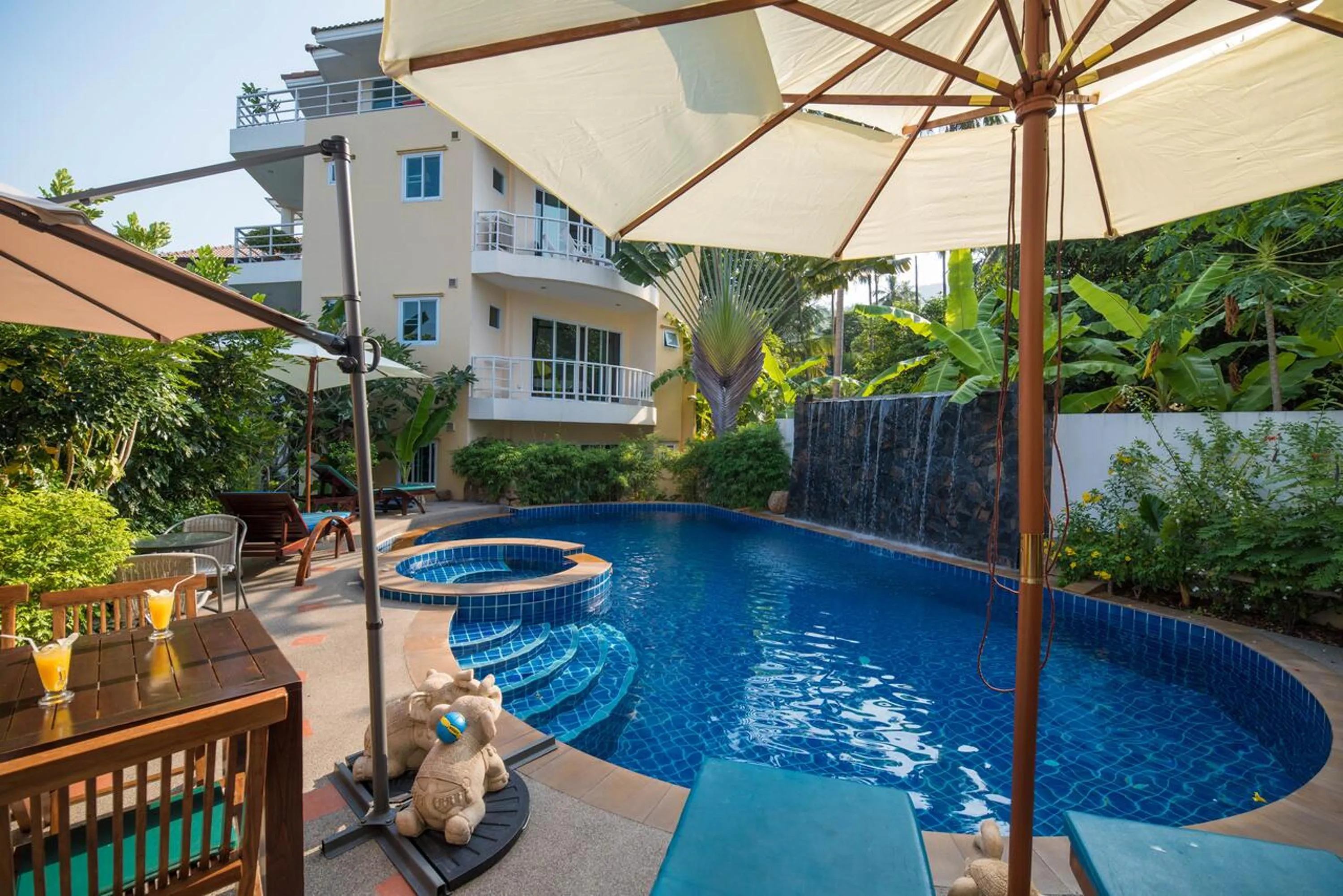 Swimming pool in Chaweng Noi Residence
