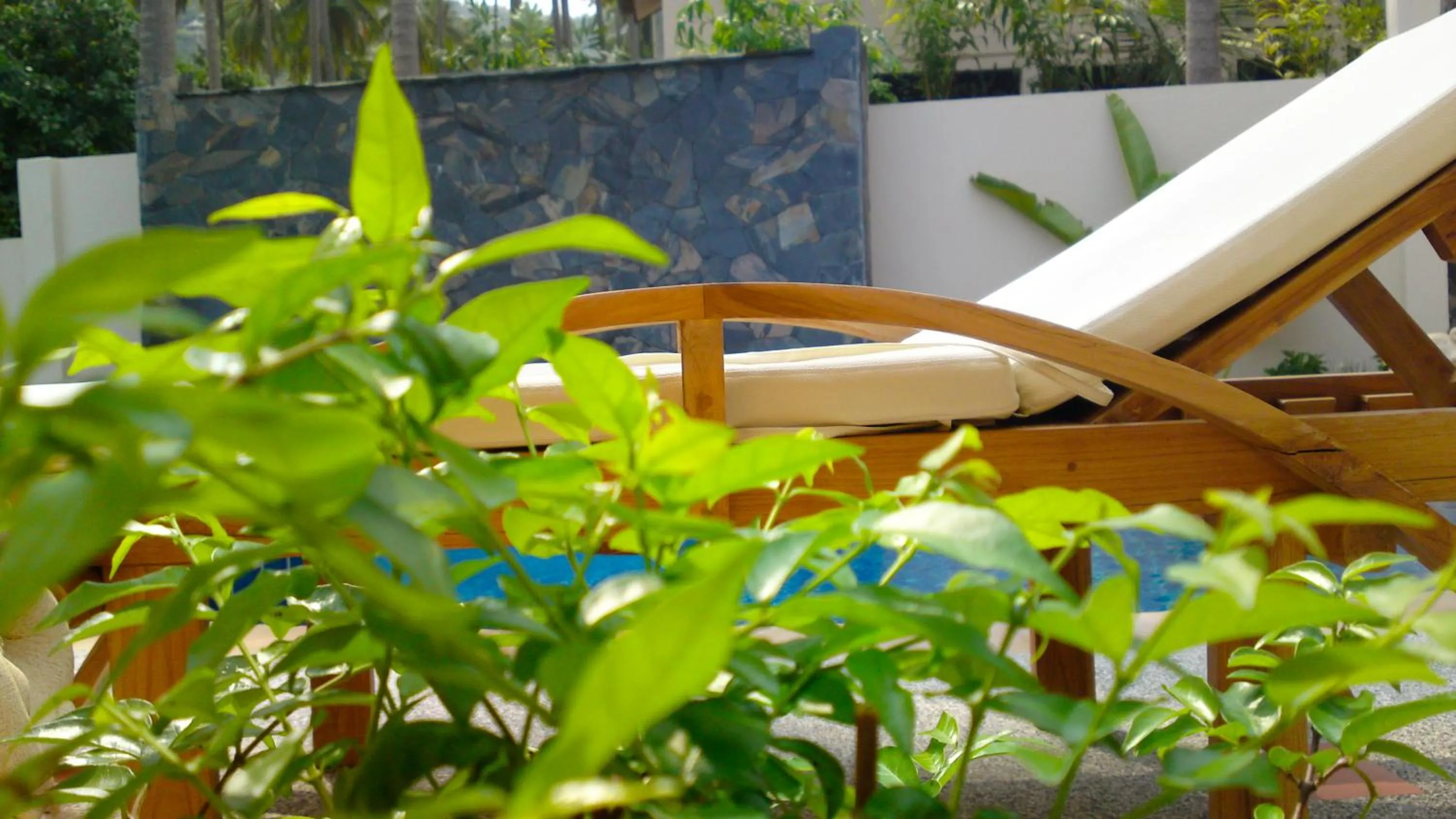 Day in Chaweng Noi Residence