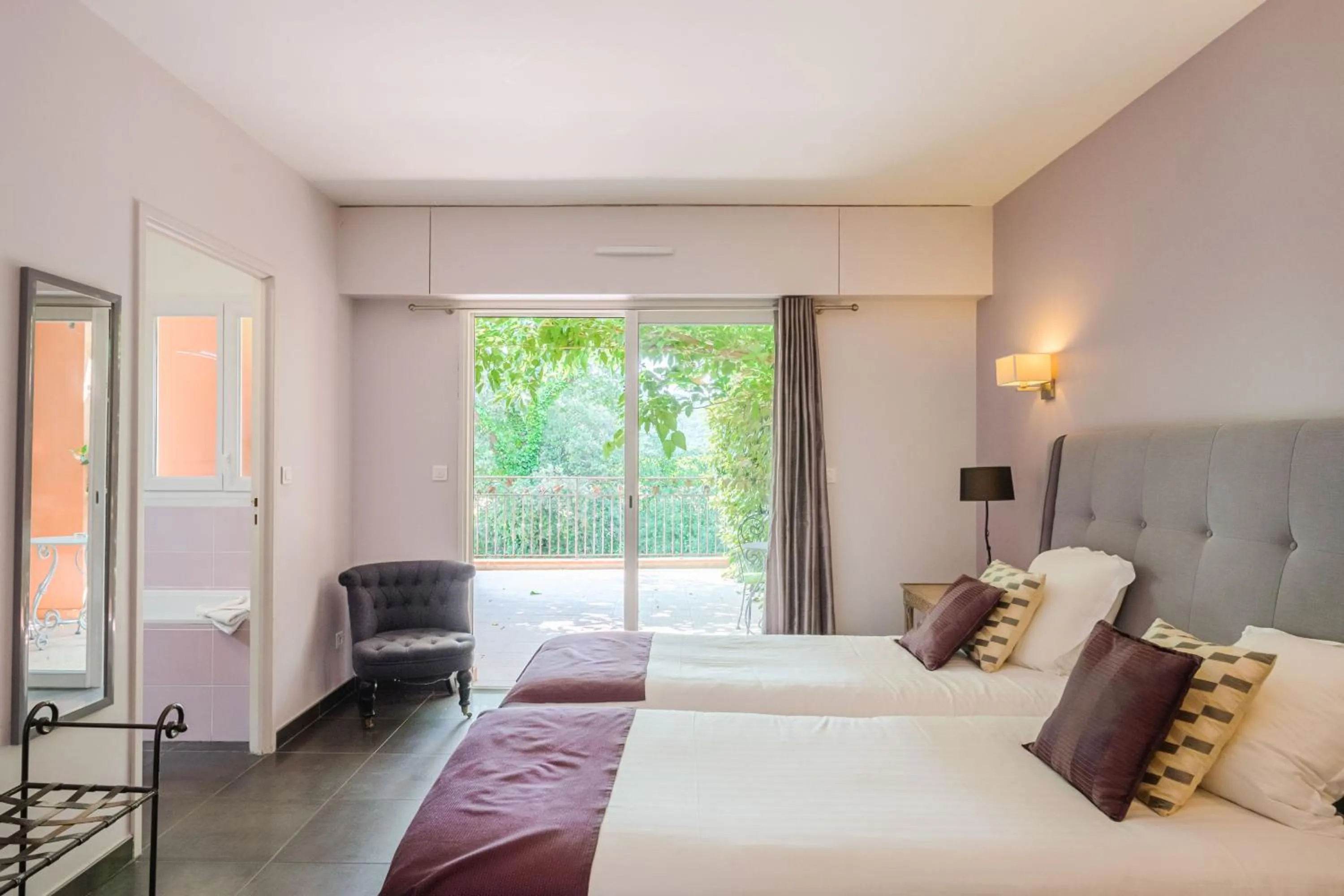 Bed in Le Mas du Lingousto