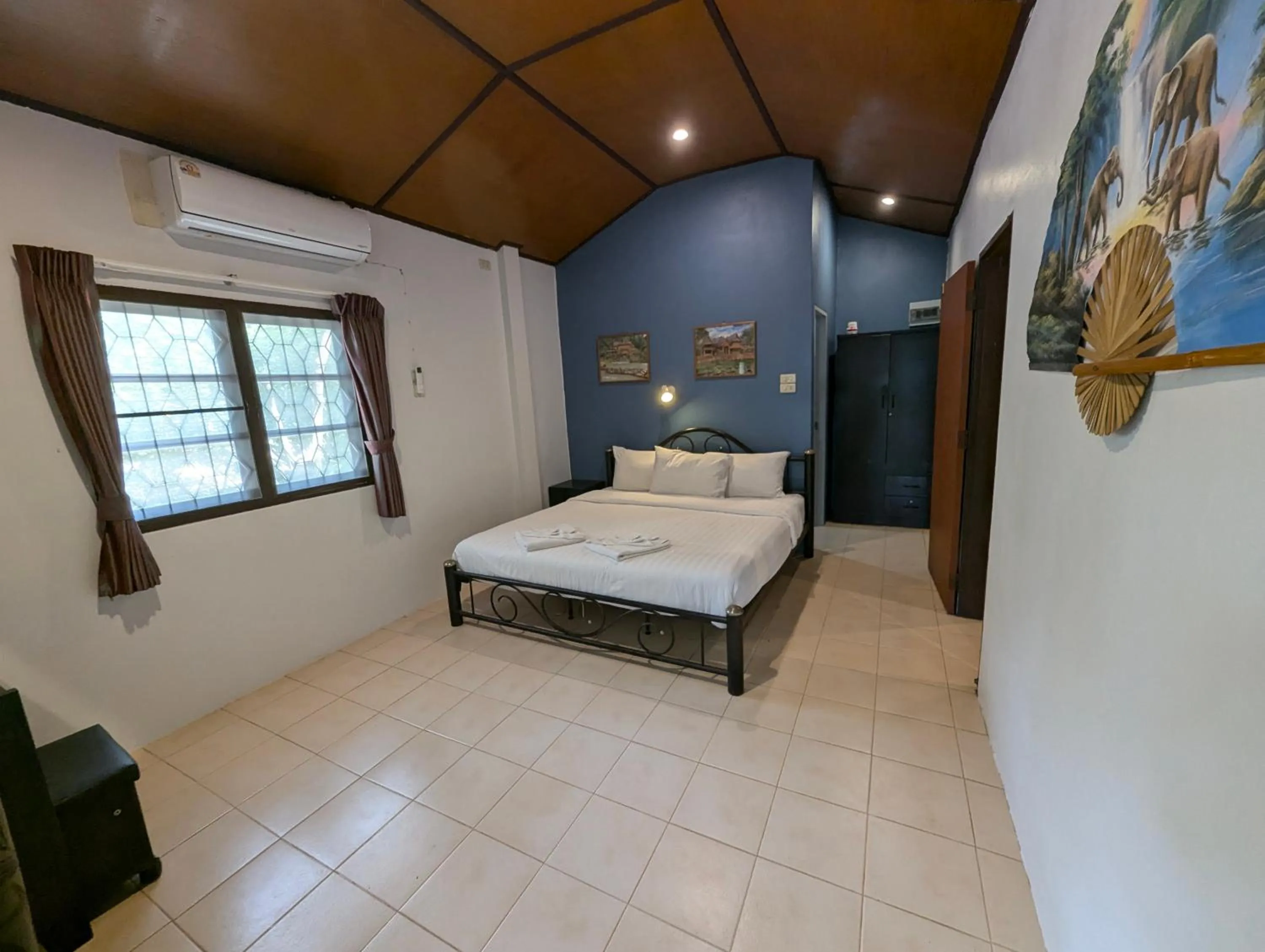 Bedroom, Bed in Moonhut Bungalows