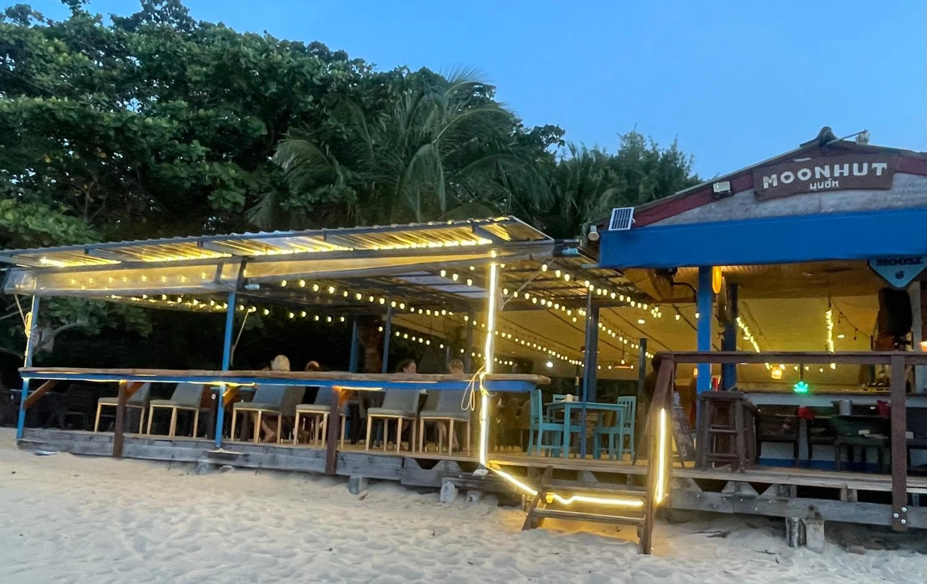 Restaurant/places to eat in Moonhut Bungalows