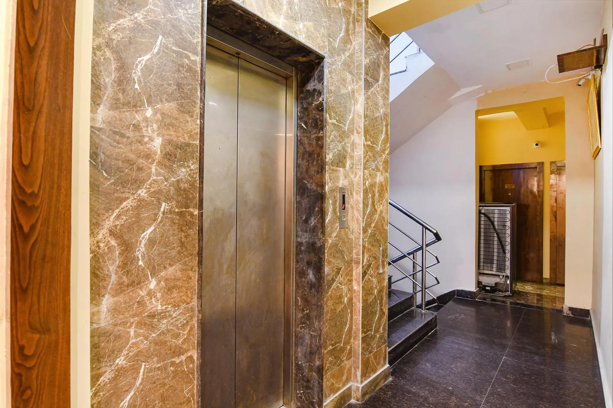 elevator in Via Krishna I - Nr Birla Industrial & Tech Museum